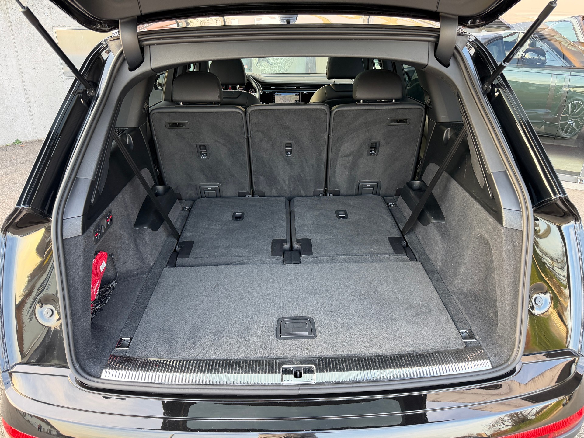 AUDI Q7 50 TDI quattro tiptronic-image-28