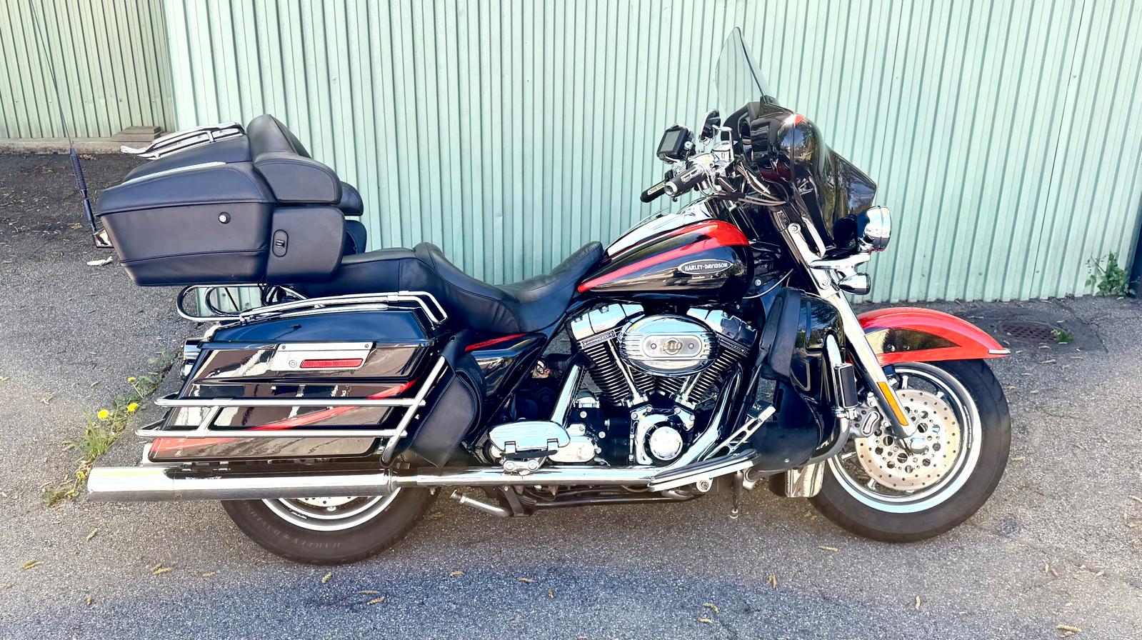 HARLEY-DAVIDSON FLHTCSE2 Electra Glide CVO-image-0