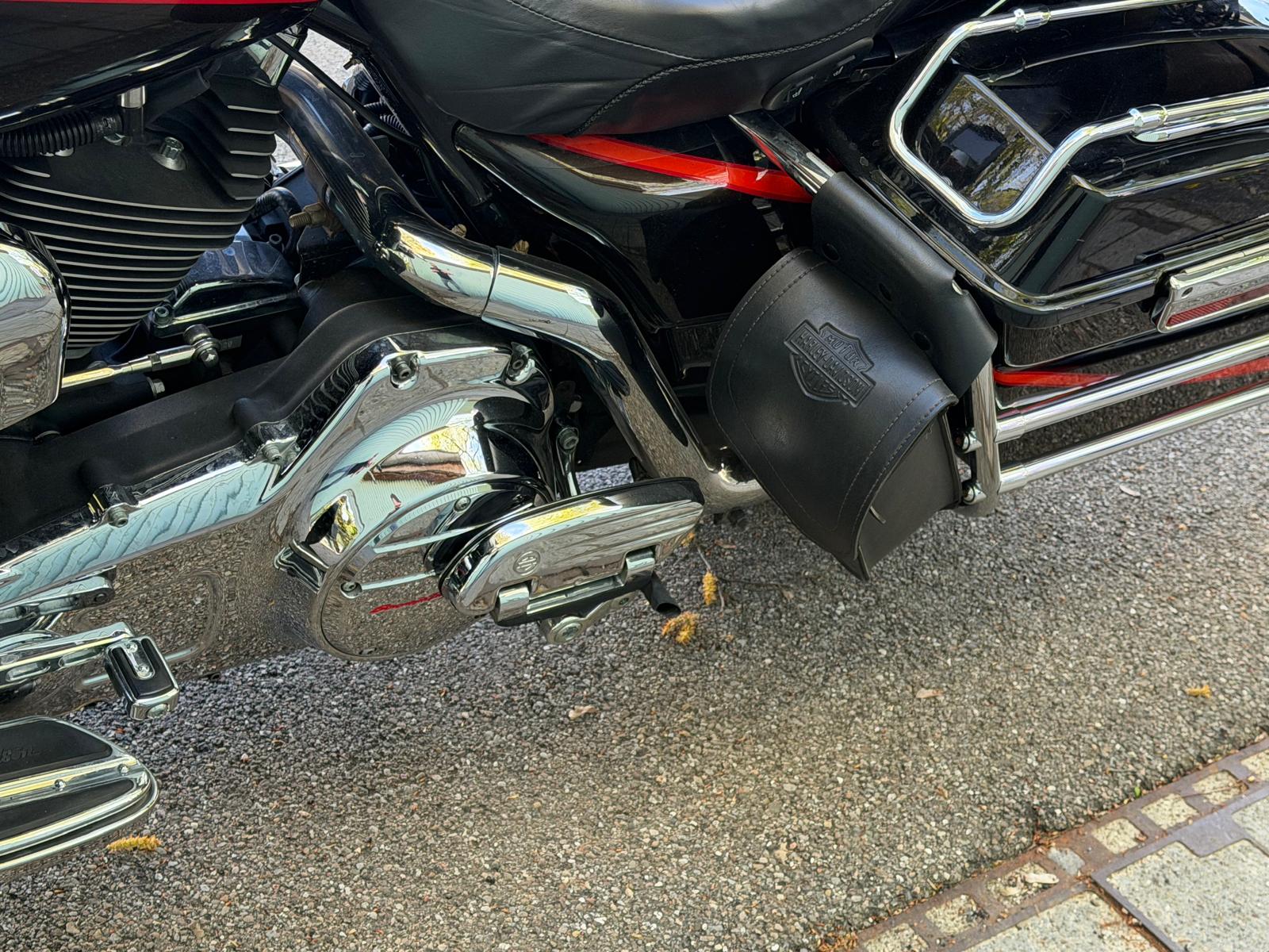 HARLEY-DAVIDSON FLHTCSE2 Electra Glide CVO-image-15