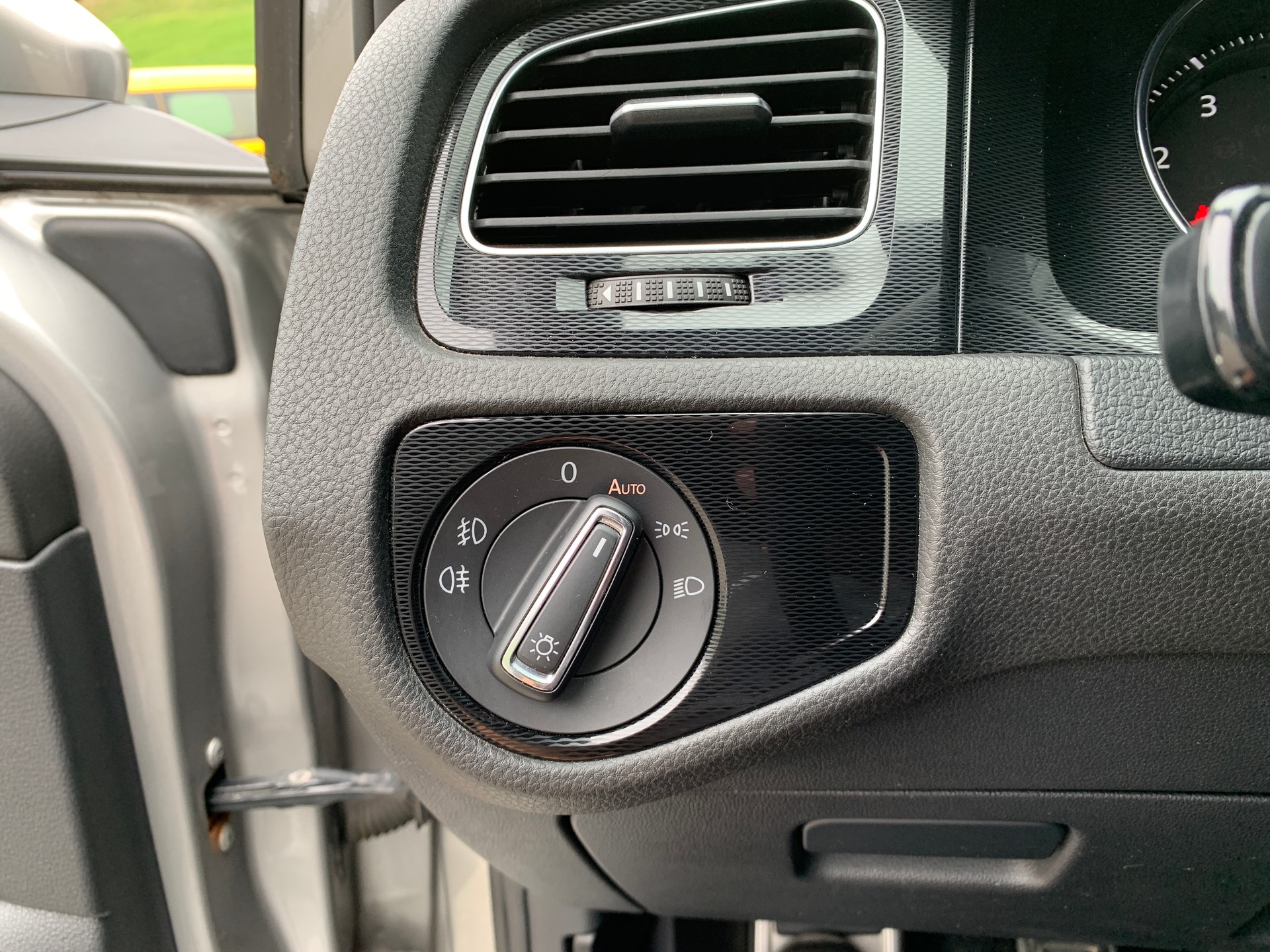 VW Golf 2.0 TSI GTI-image-9