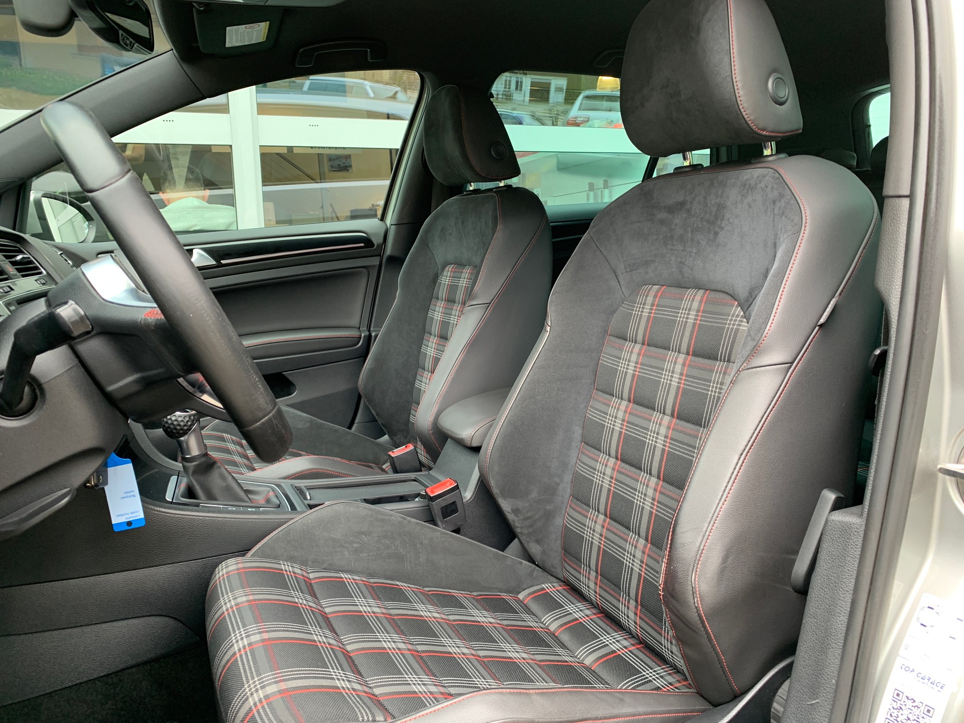 VW Golf 2.0 TSI GTI-image-8