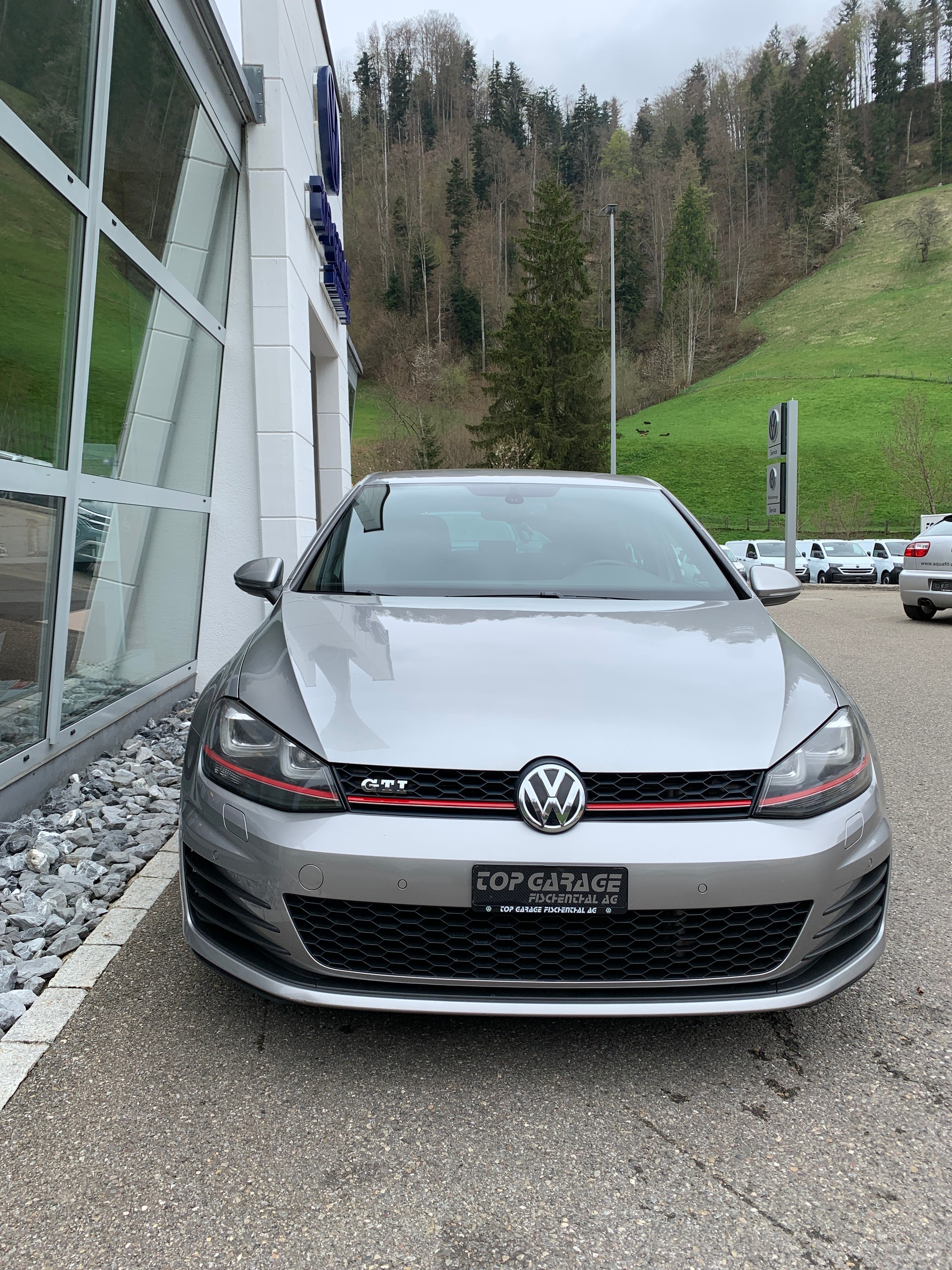 VW Golf 2.0 TSI GTI-showroom-element-1