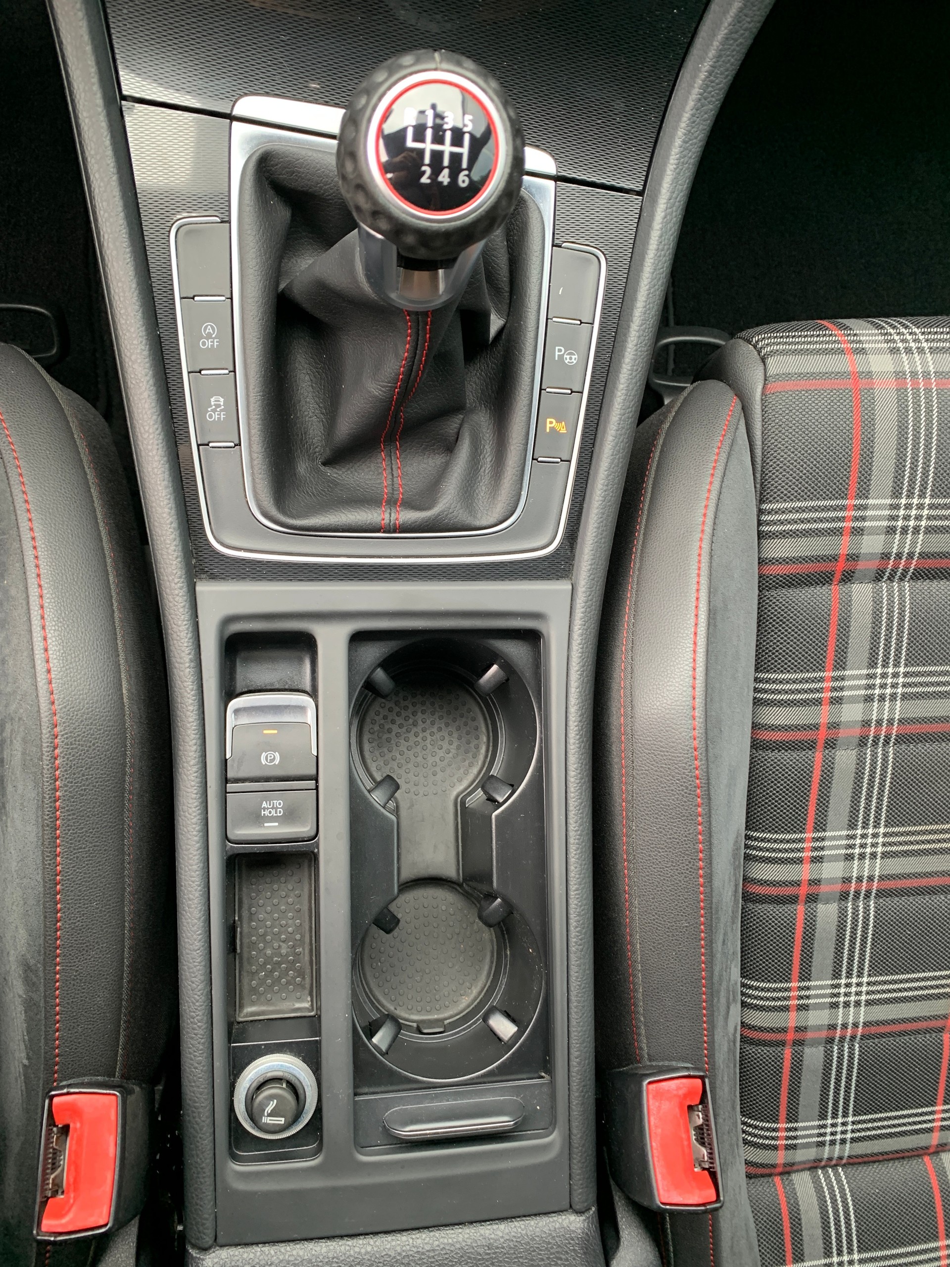 VW Golf 2.0 TSI GTI-image-13