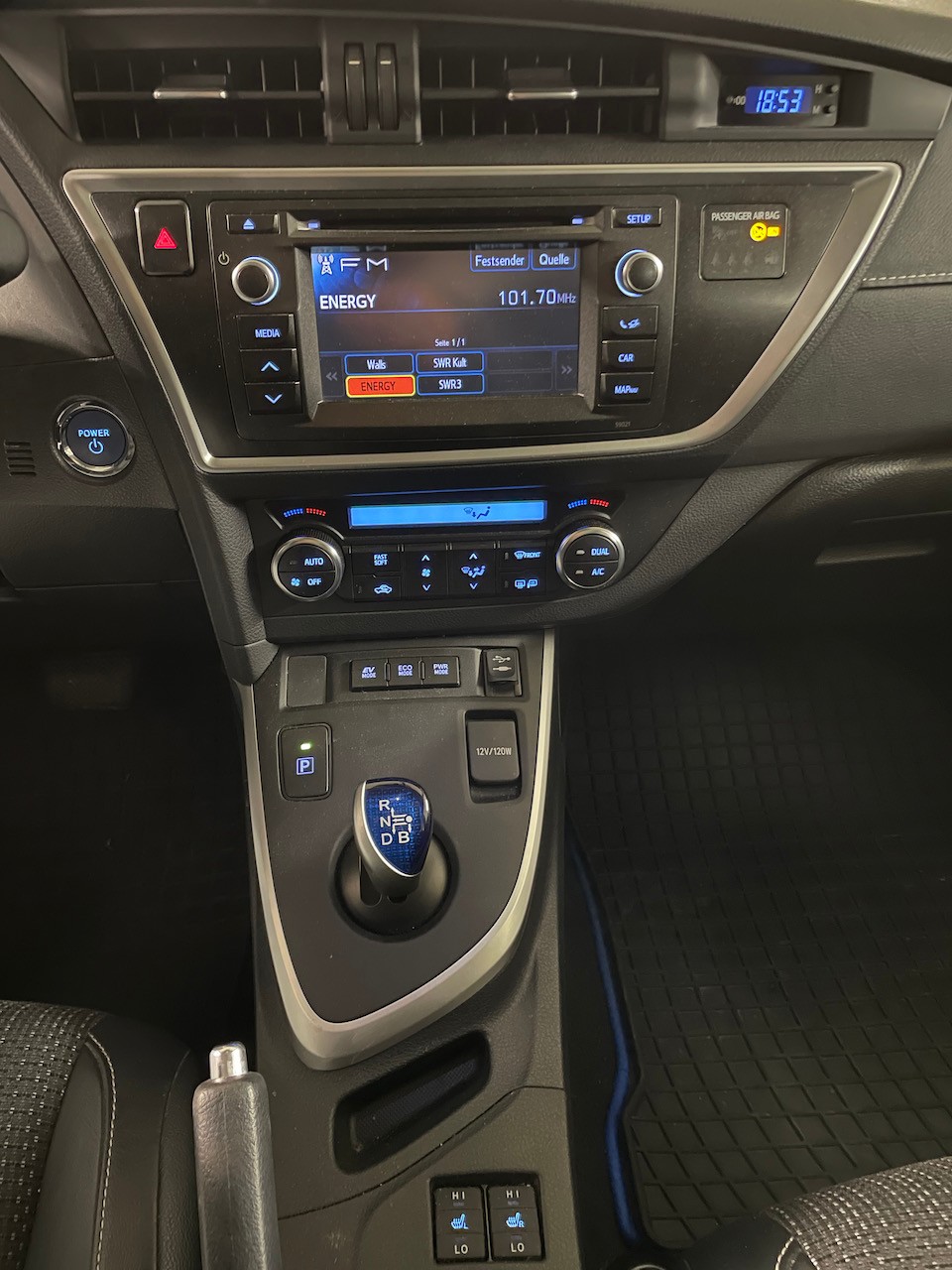 TOYOTA Auris 1.8 16V HSD Linea Sol-image-13