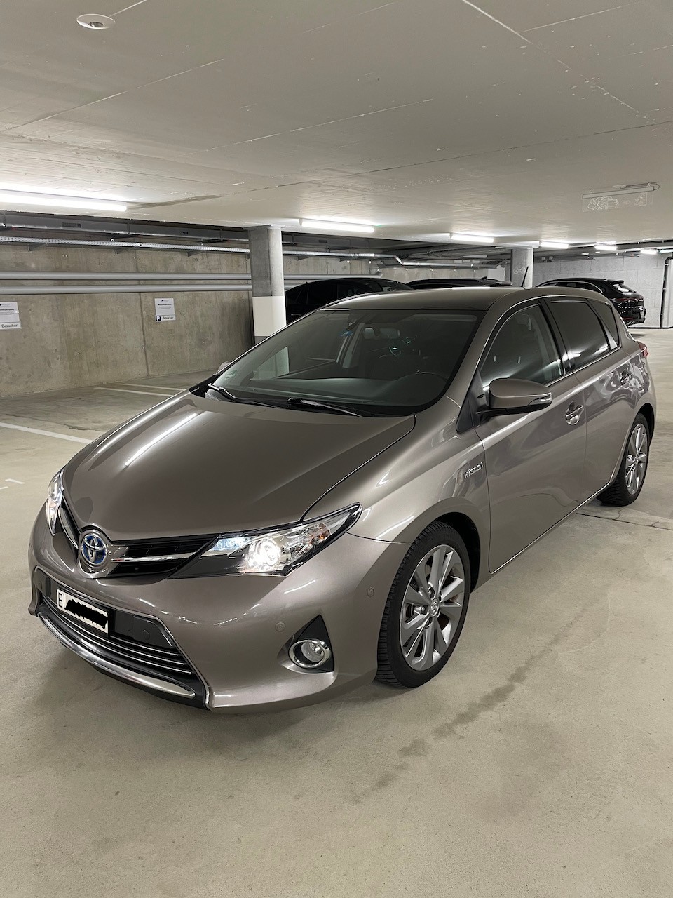 TOYOTA Auris 1.8 16V HSD Linea Sol