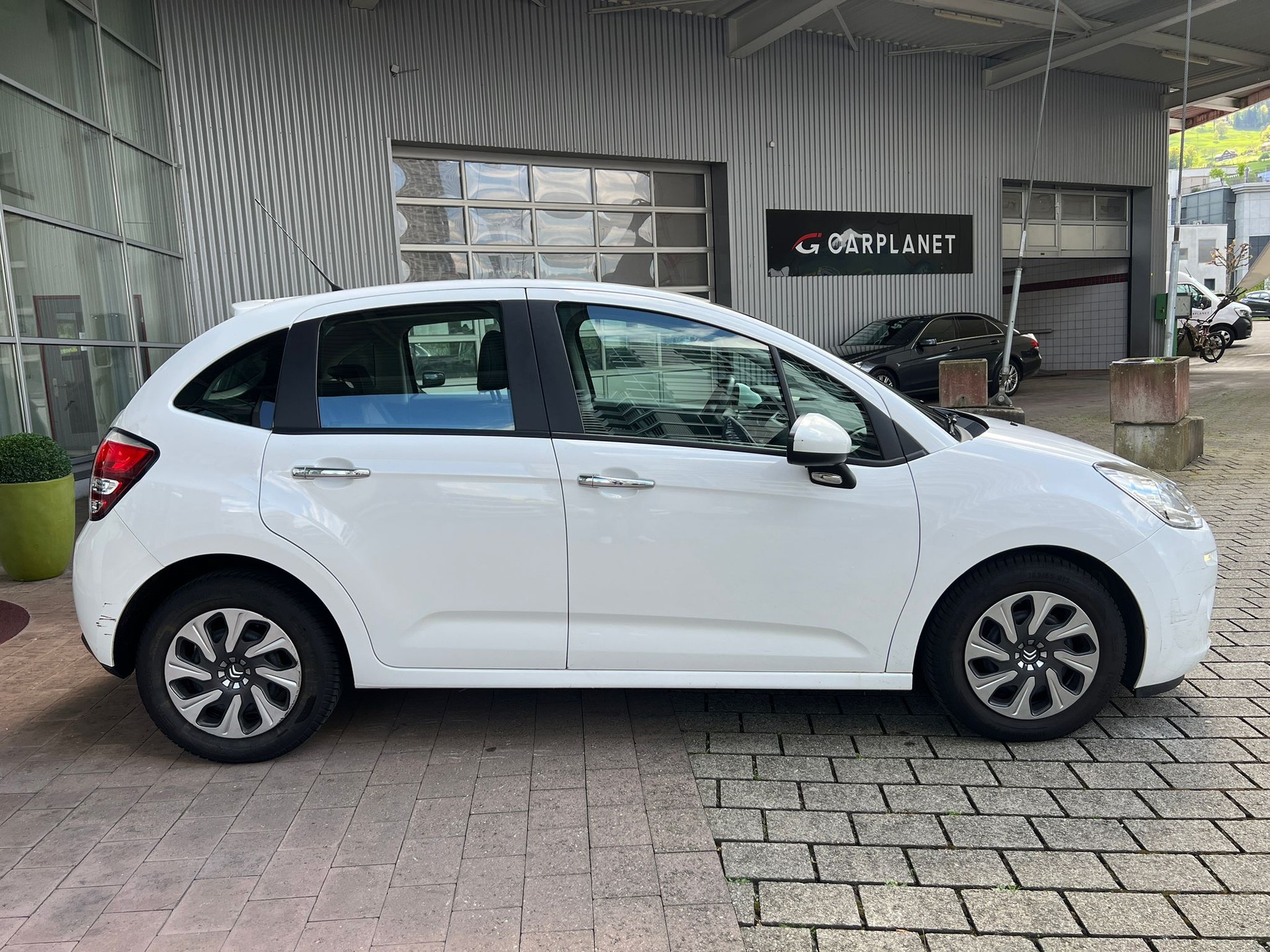 CITROEN C3 1.2i Attraction-image-6