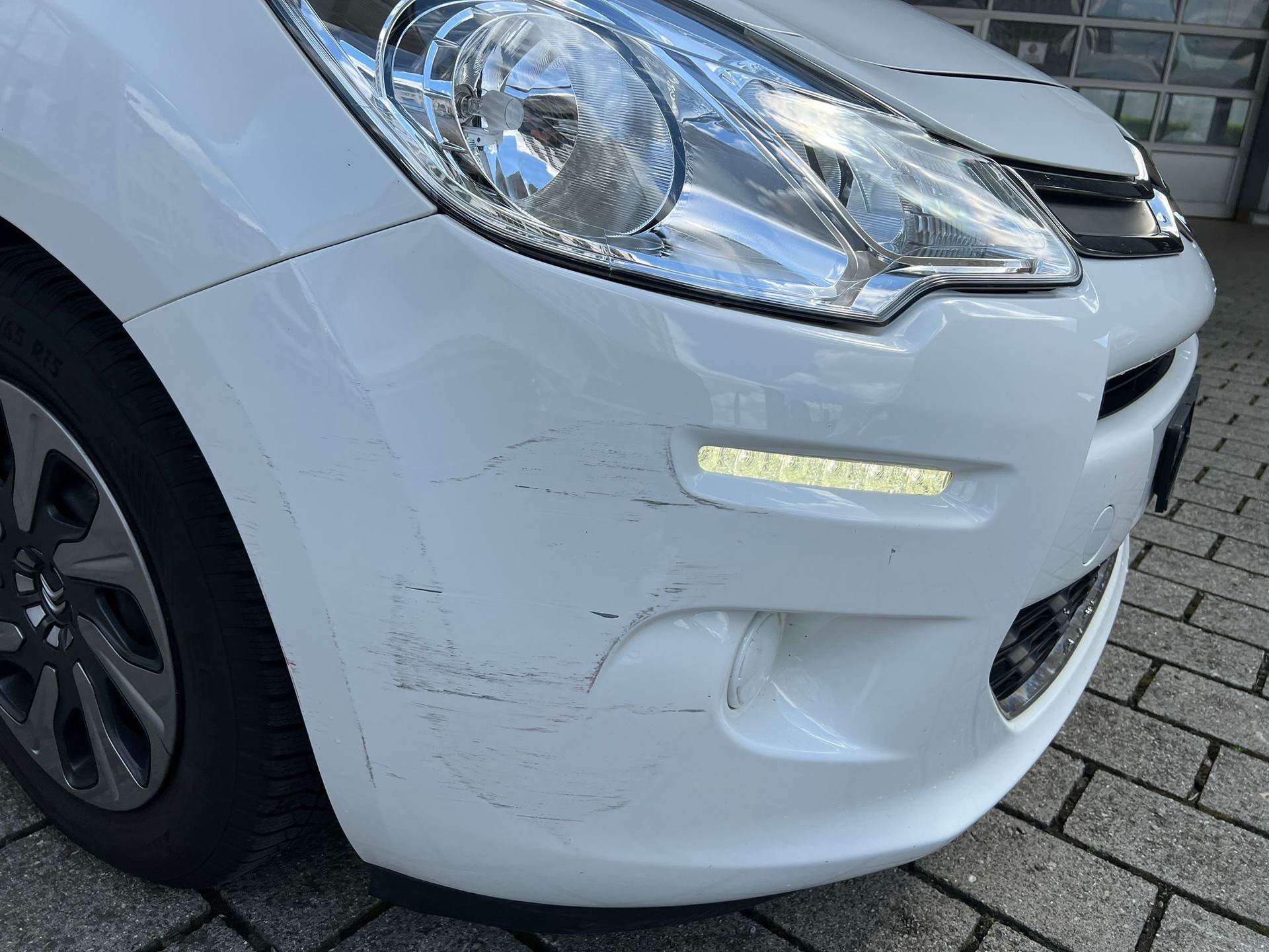 CITROEN C3 1.2i Attraction-image-12