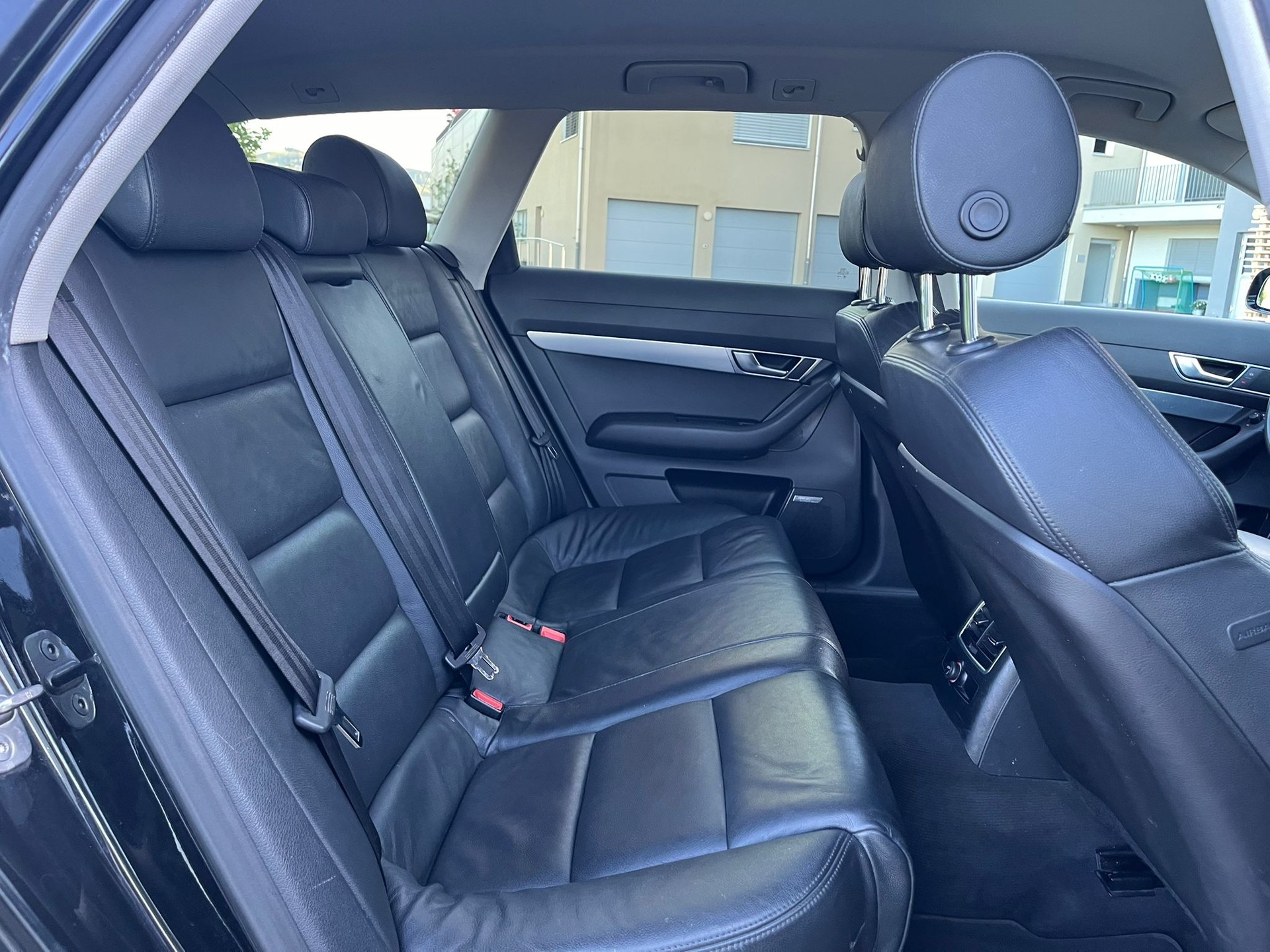 AUDI A6 Avant 3.0 V6 TDI quattro-image-11