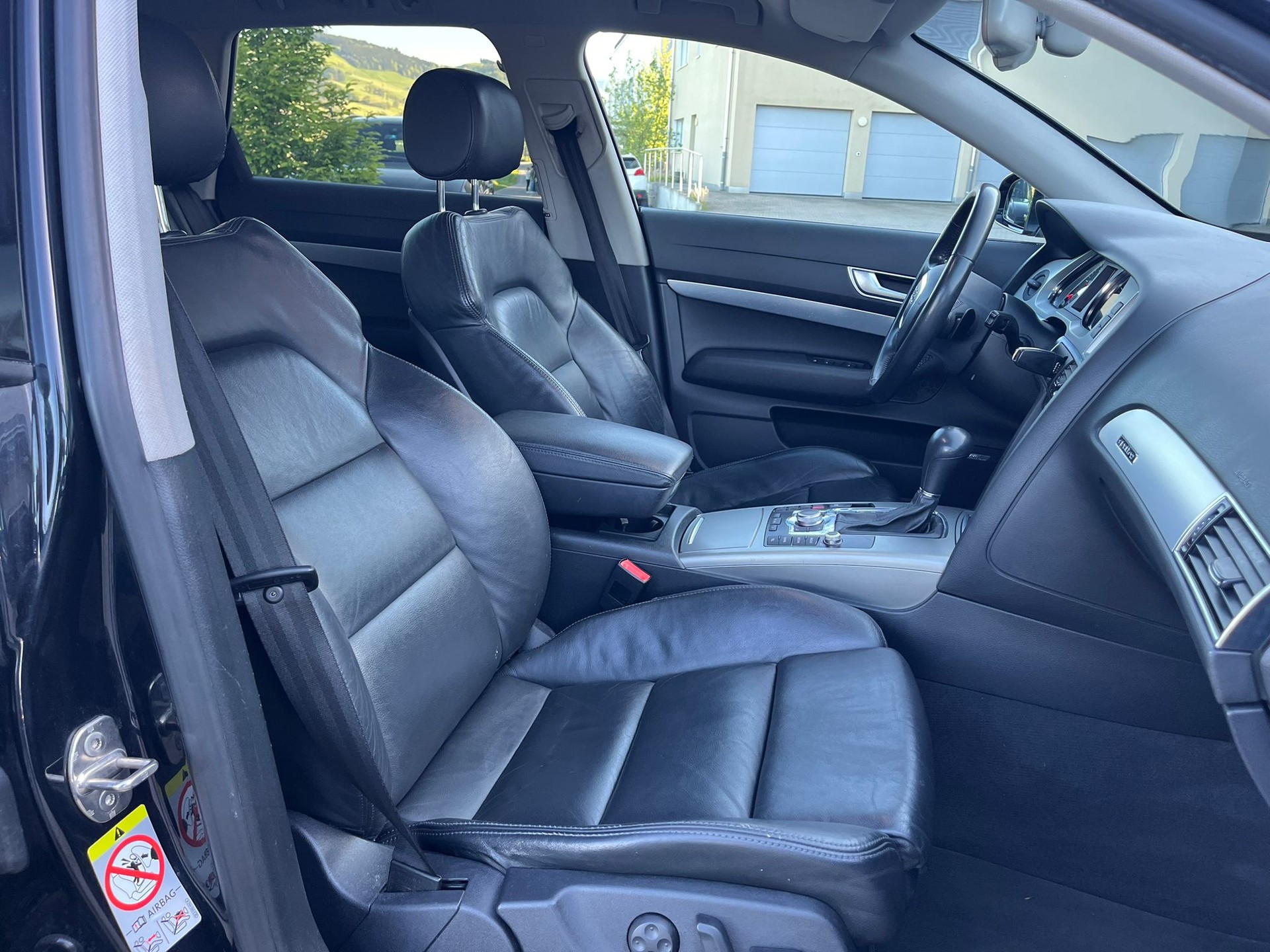 AUDI A6 Avant 3.0 V6 TDI quattro-image-12