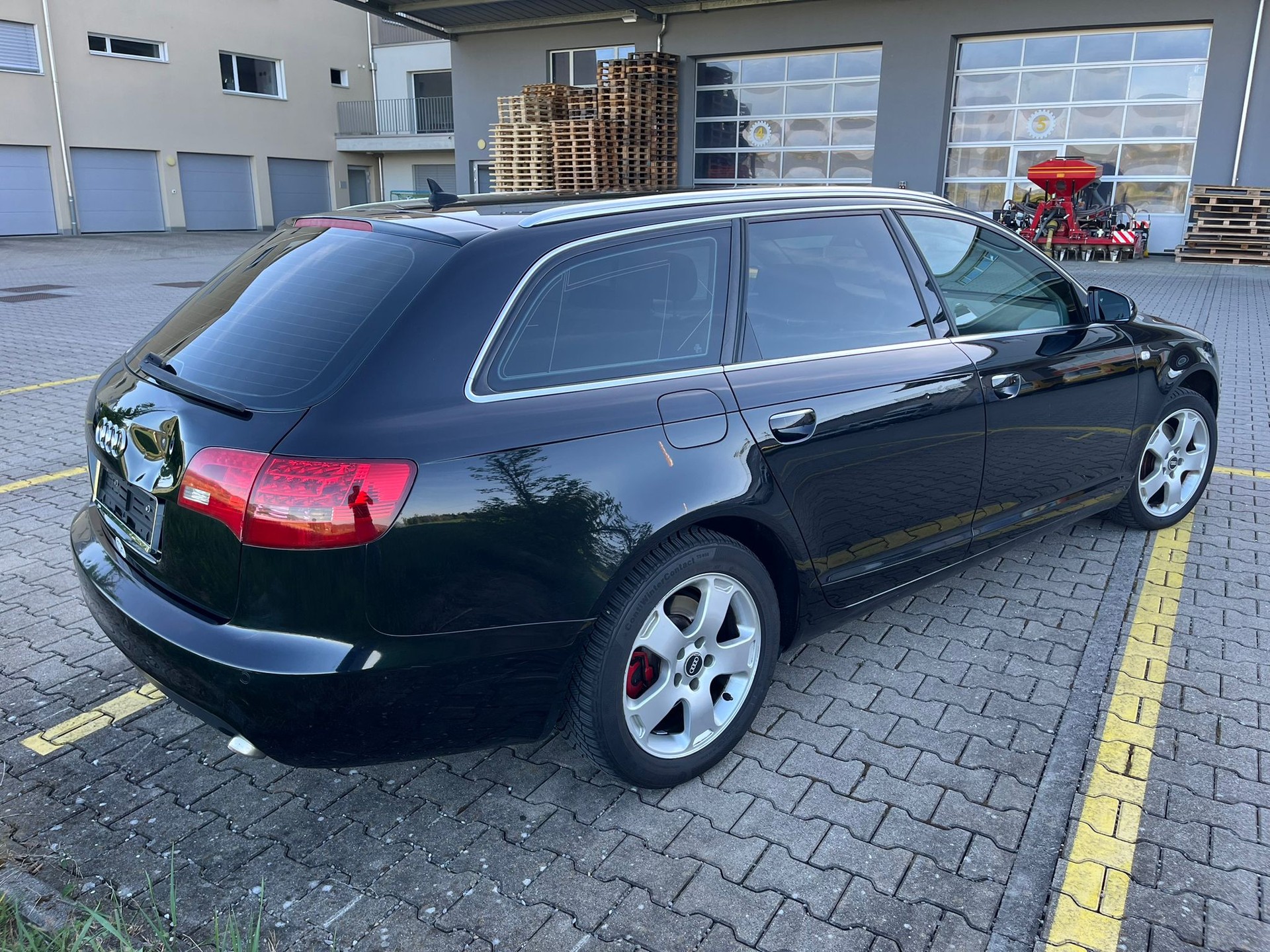 AUDI A6 Avant 3.0 V6 TDI quattro-showroom-element-2
