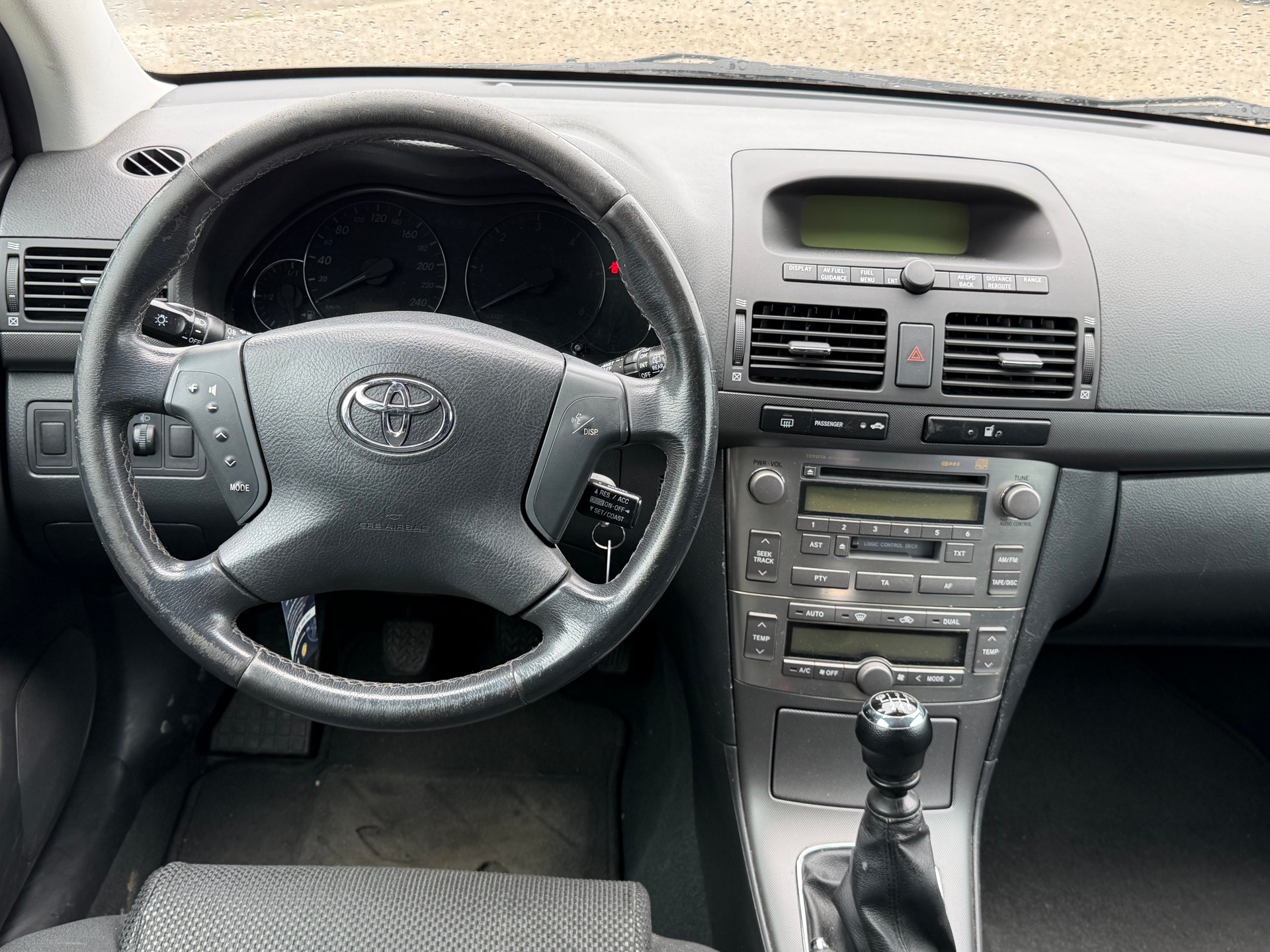 TOYOTA Avensis 2.2D-4 D CleanPower Linea Sol Sportswagon-image-4