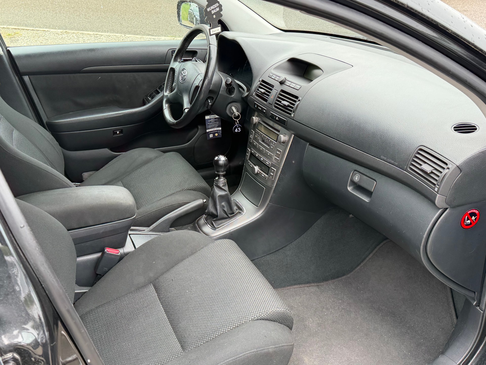 TOYOTA Avensis 2.2D-4 D CleanPower Linea Sol Sportswagon-image-5