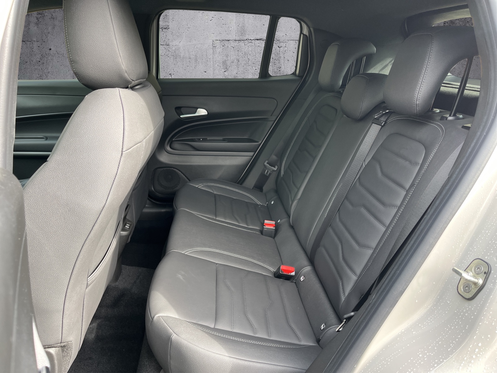 JEEP Avenger 1.2 MHEV Overland Sky 4xe-image-14