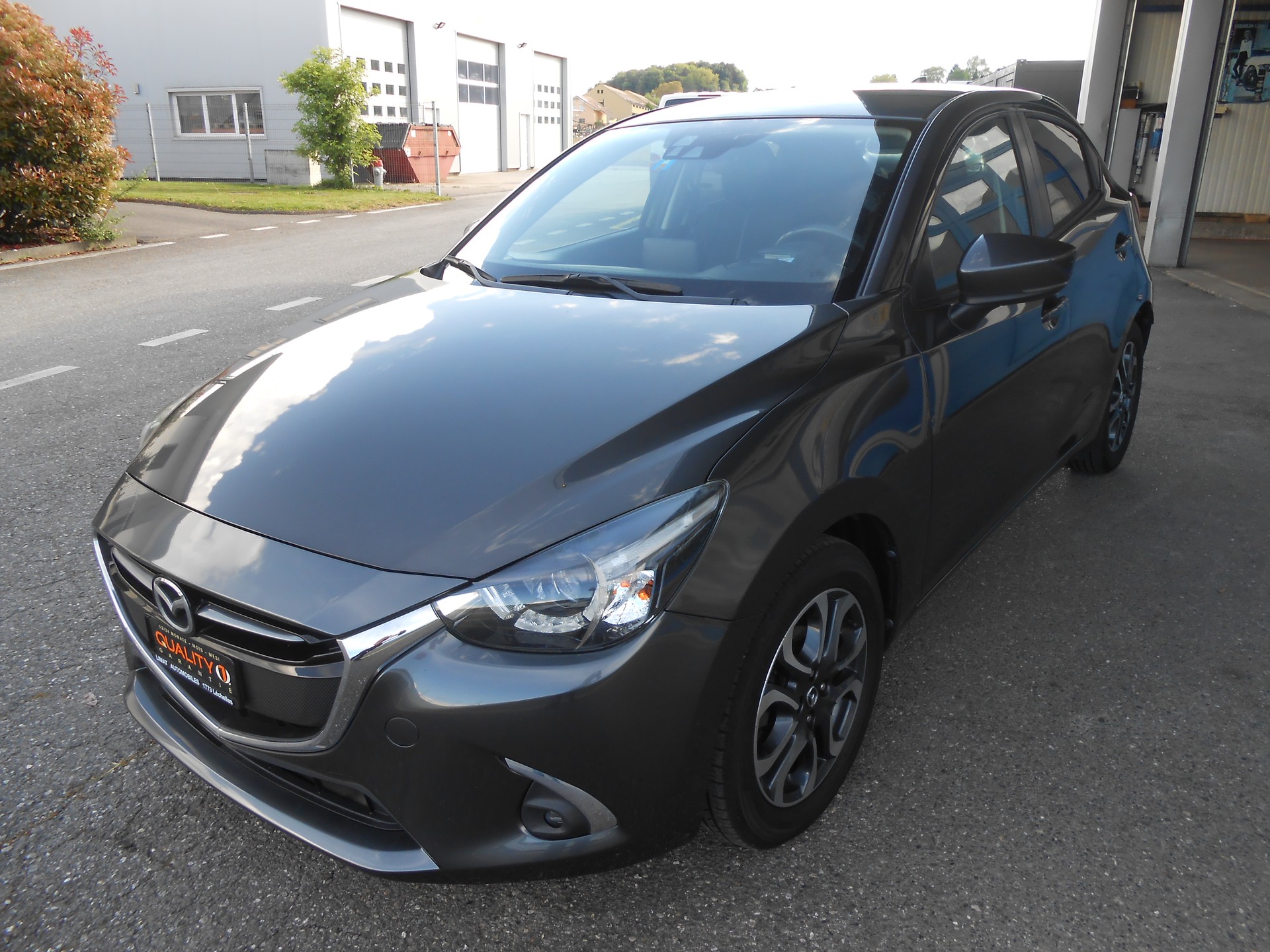 MAZDA 2 SKYACTIV-G 115 Revolution-image-1