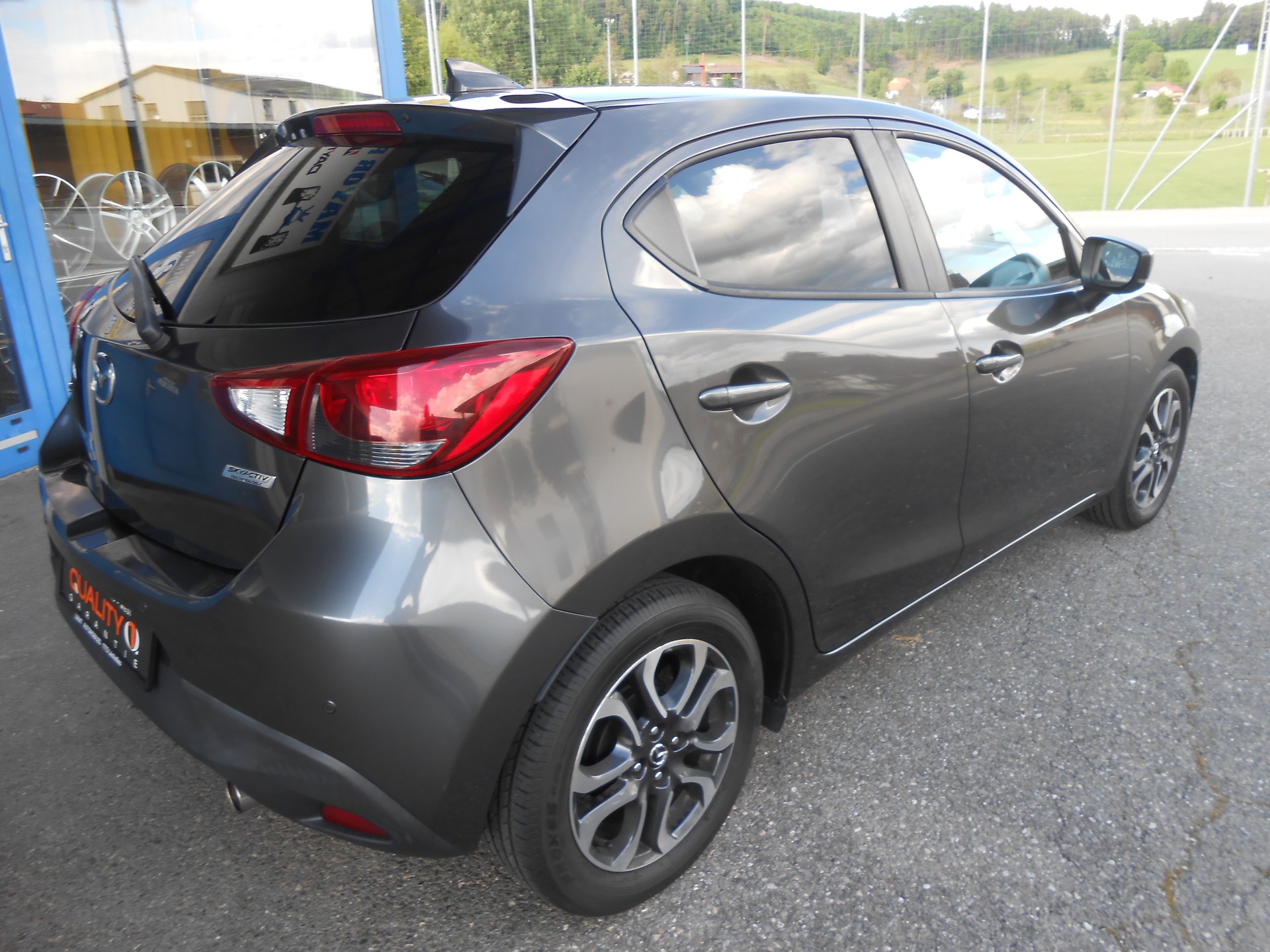 MAZDA 2 SKYACTIV-G 115 Revolution-image-4