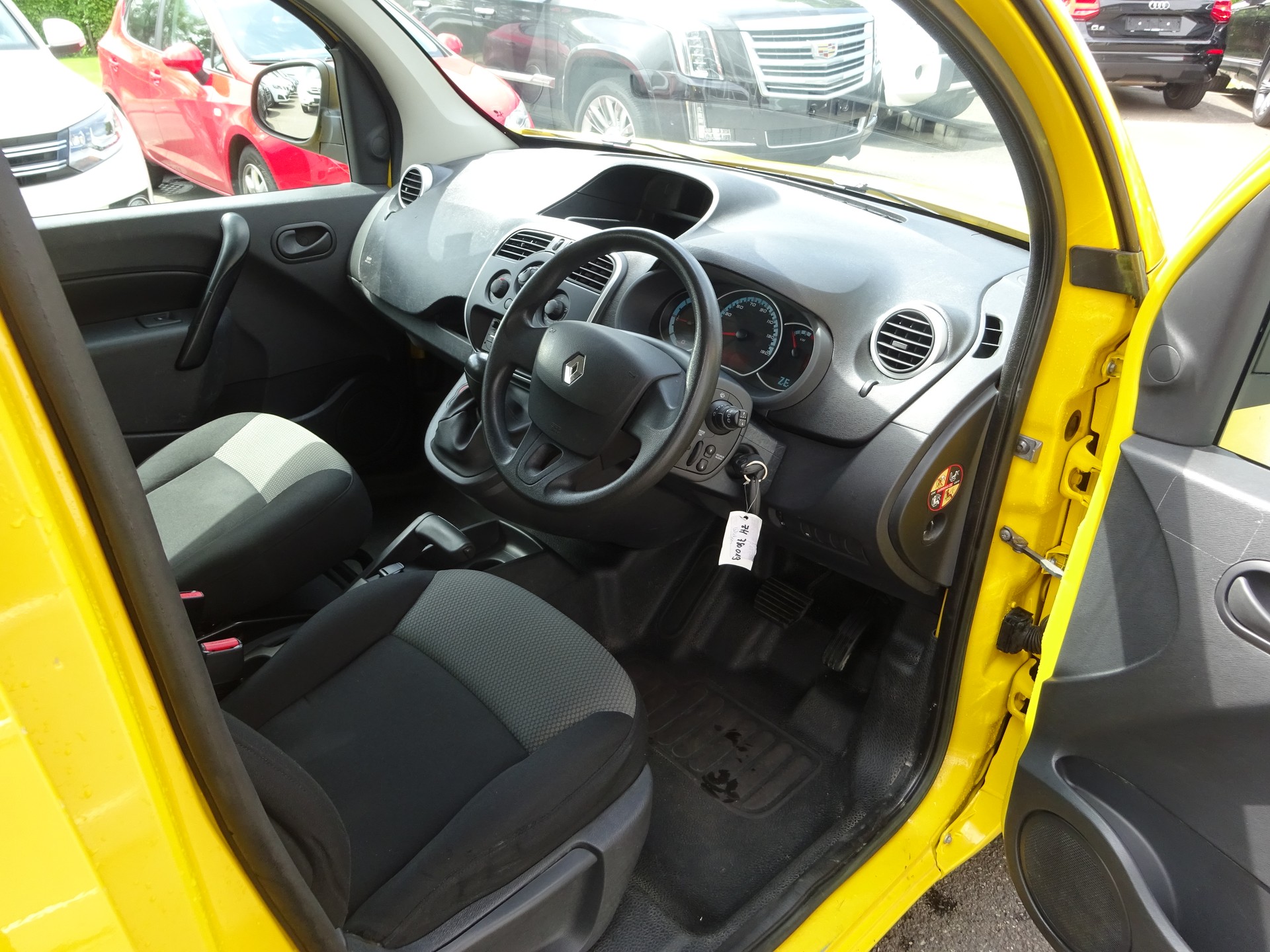 RENAULT Kangoo Maxi Z.E. 33 R60 Access 2 Plätze-image-6