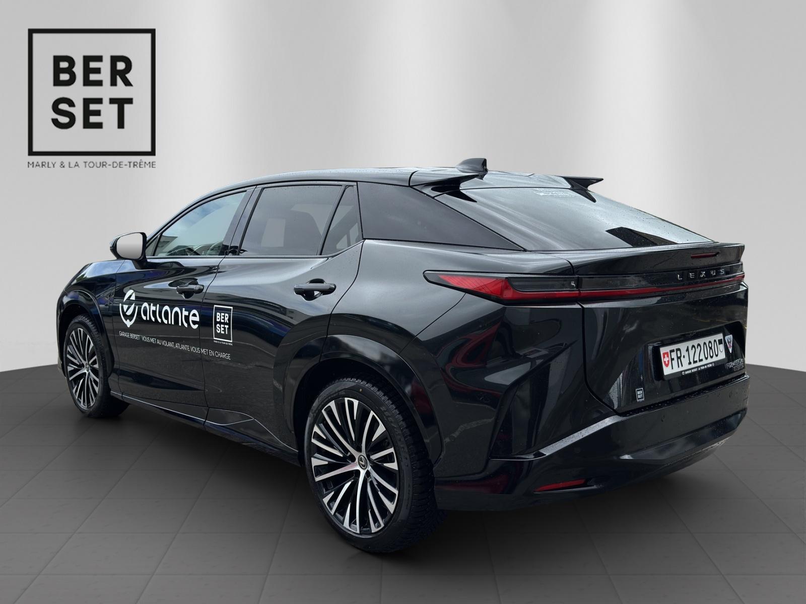 LEXUS RZ 450e Excellence-showroom-element-3
