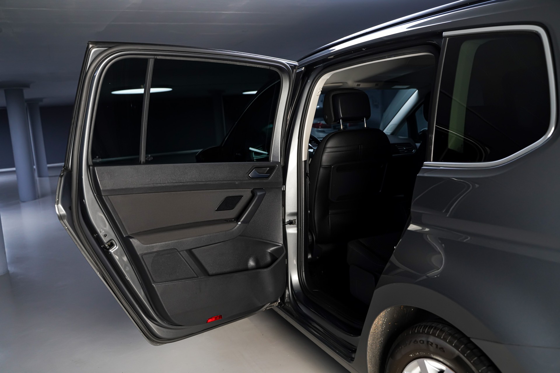 VW Touran 2.0 TDI BlueMotion Technology Comfortline DSG-image-12