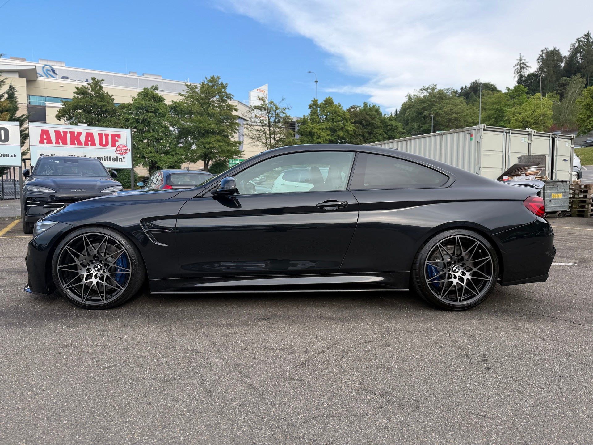 BMW M4 Coupé Competition DKG ° All Black + Carbon °-image-6