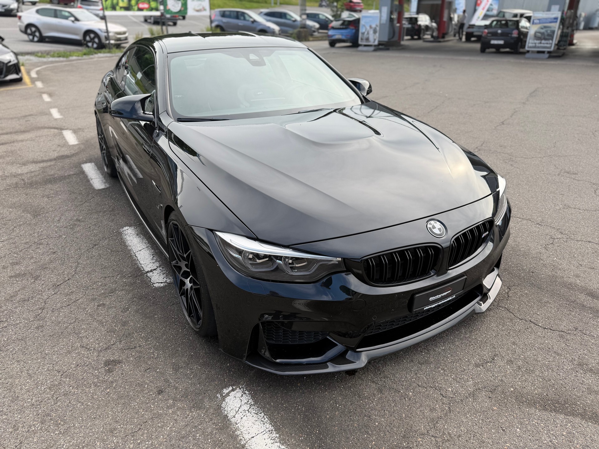BMW M4 Coupé Competition DKG ° All Black + Carbon °