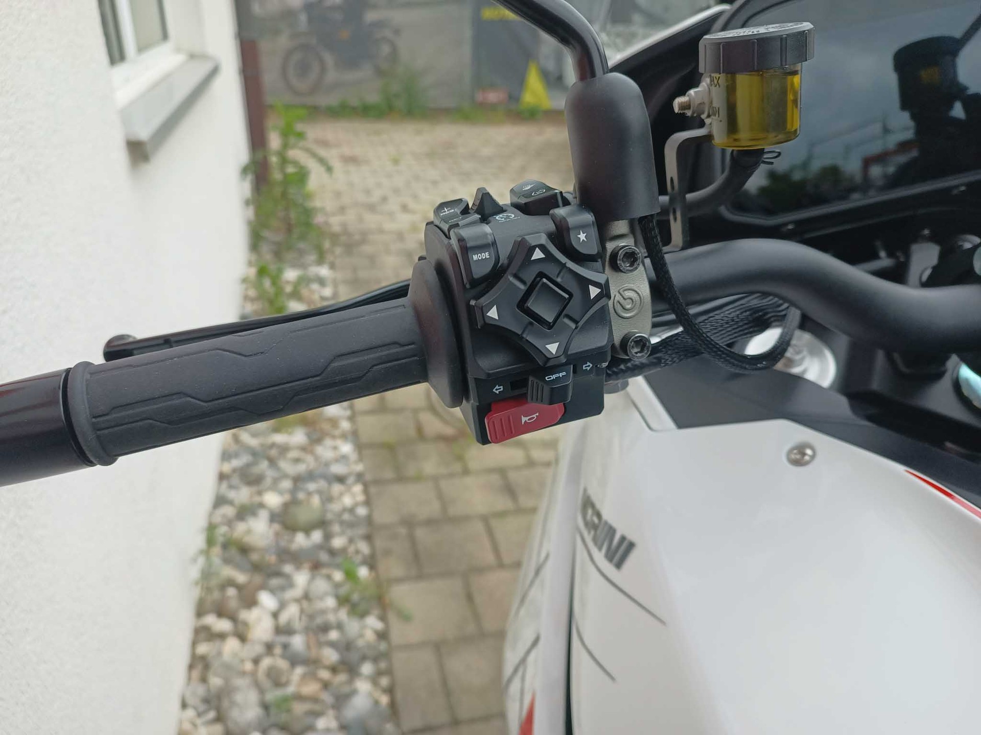 MOTO MORINI X-Cape 1200-image-6