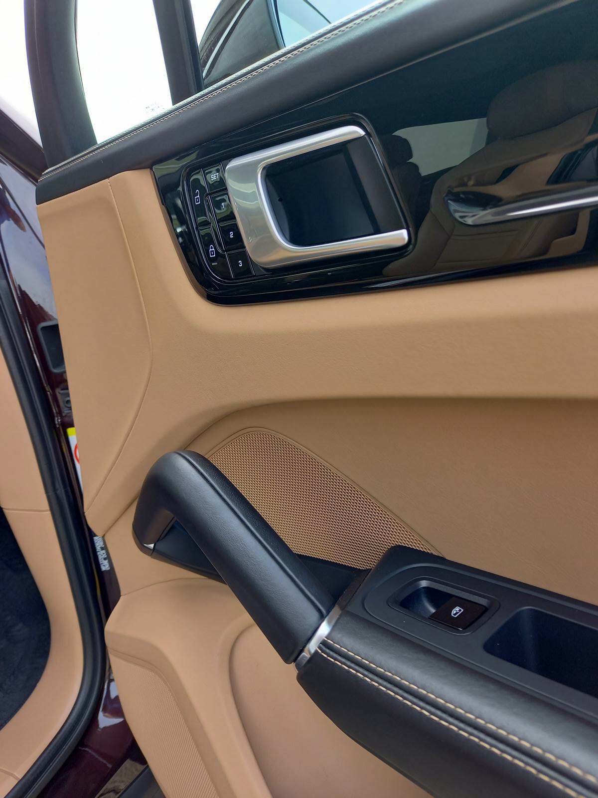PORSCHE Cayenne-image-12