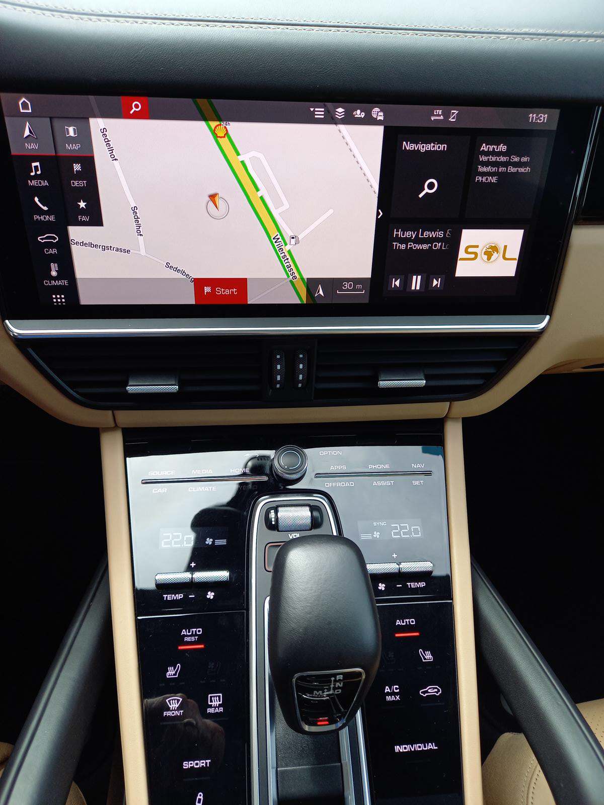 PORSCHE Cayenne-image-8