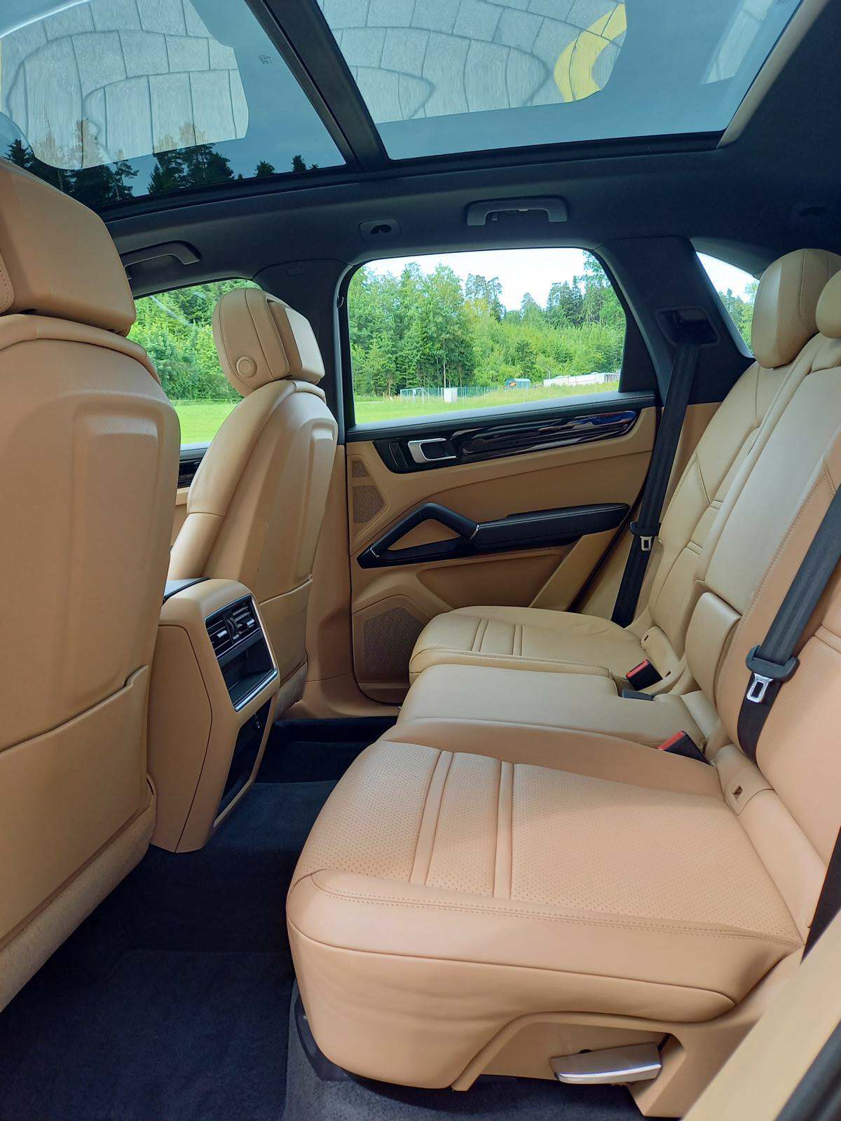 PORSCHE Cayenne-image-14