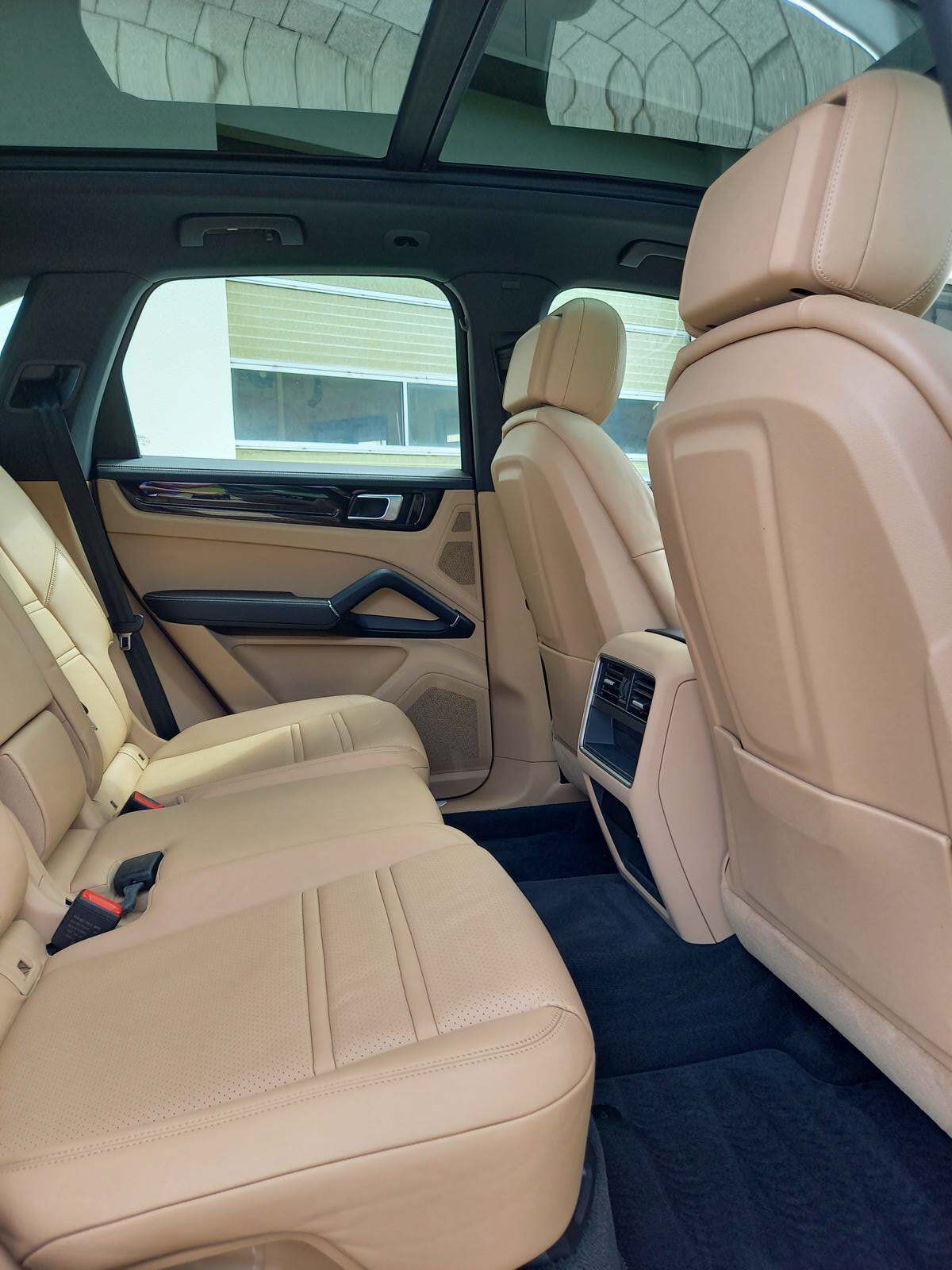 PORSCHE Cayenne-image-15