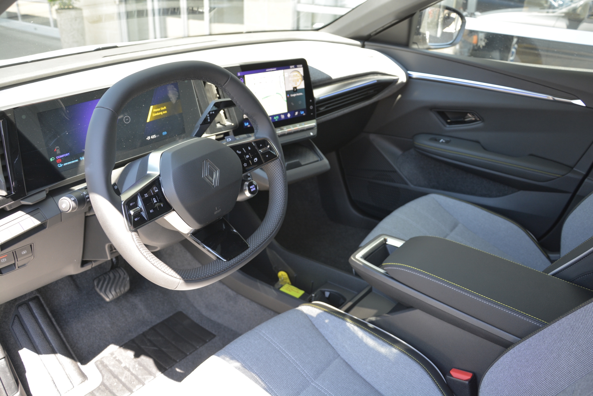 RENAULT Megane E-Tech electric-image-4