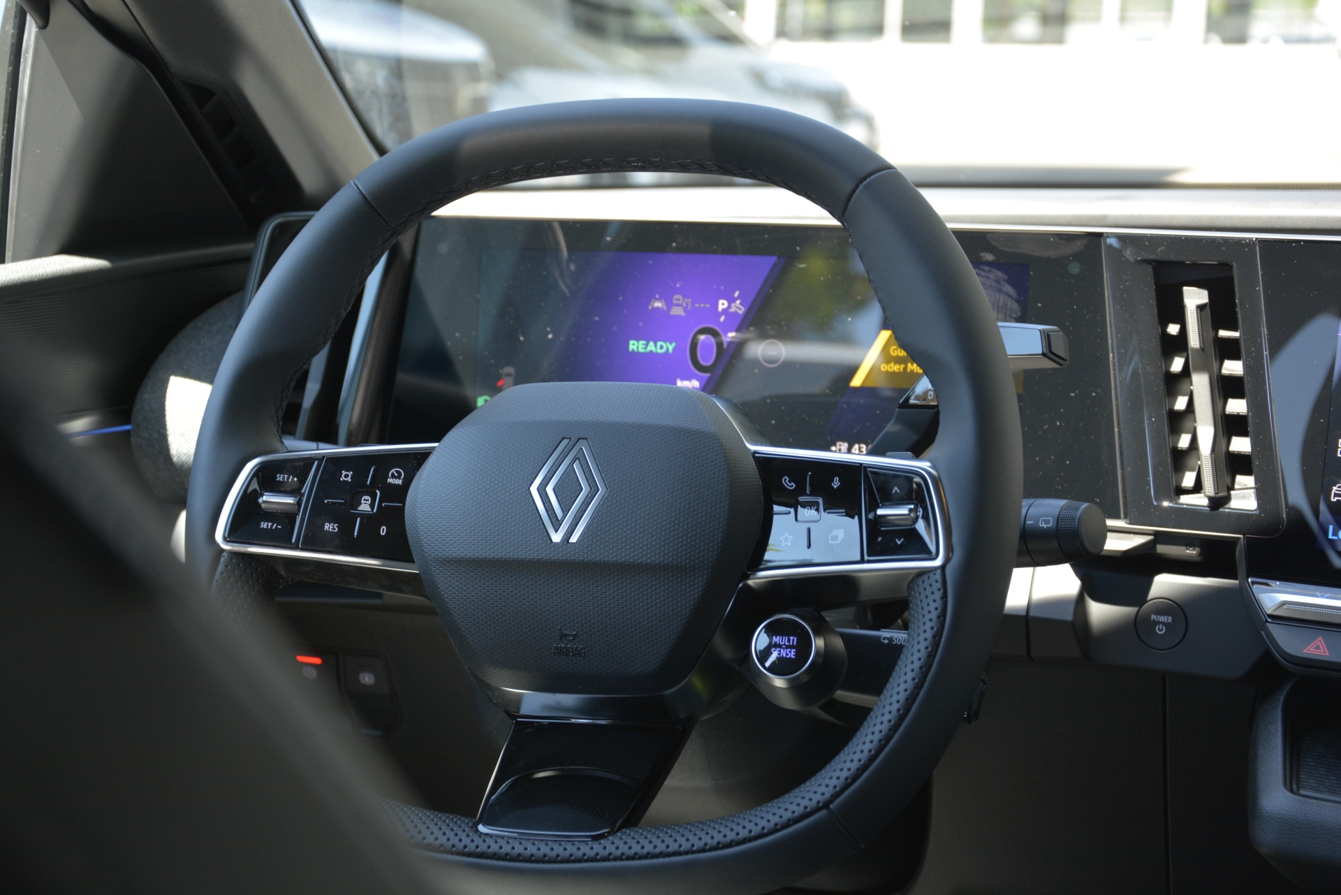 RENAULT Megane E-Tech electric-image-6