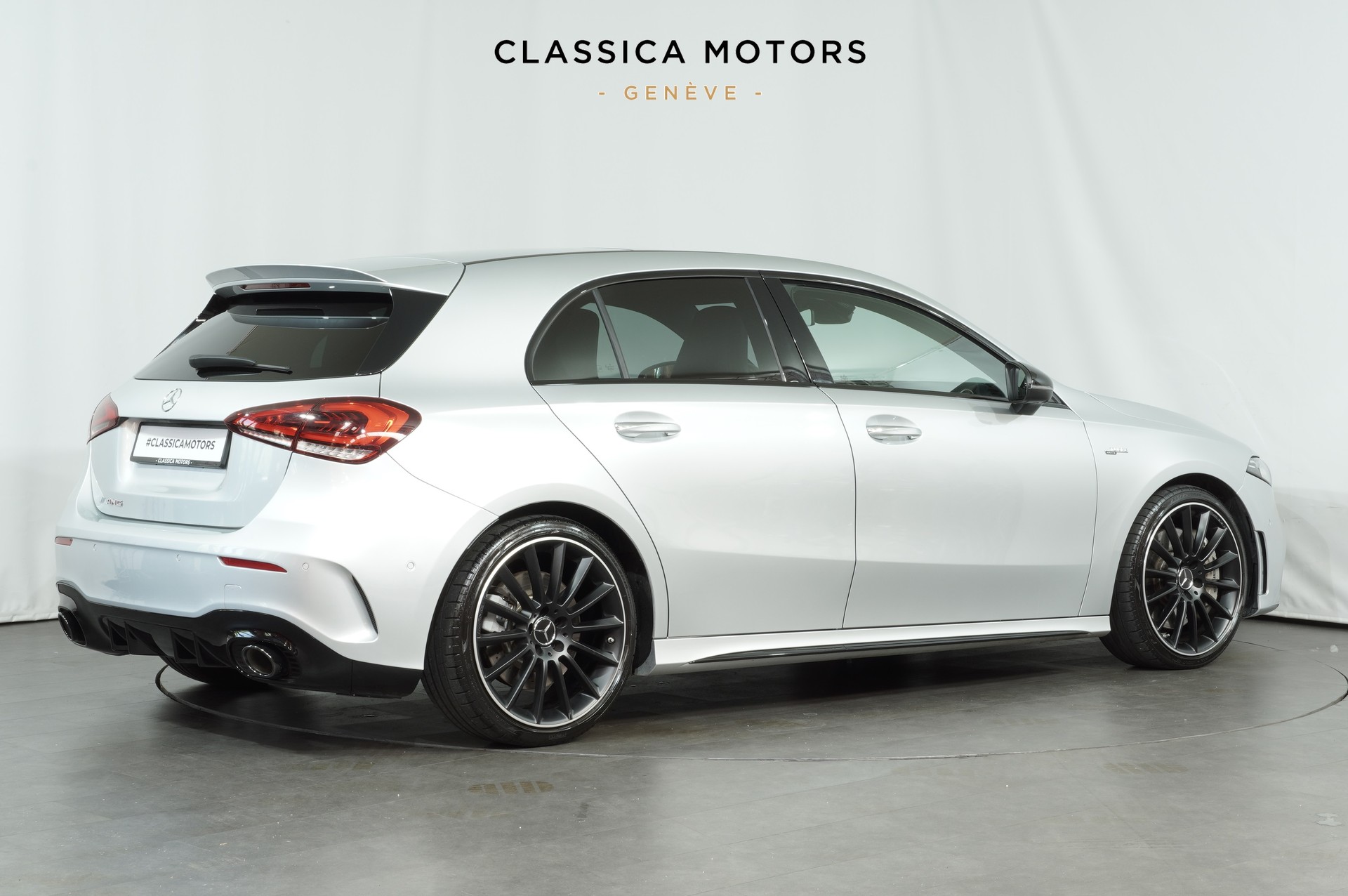 MERCEDES-BENZ A 35 AMG 4Matic Speedshift-showroom-element-3
