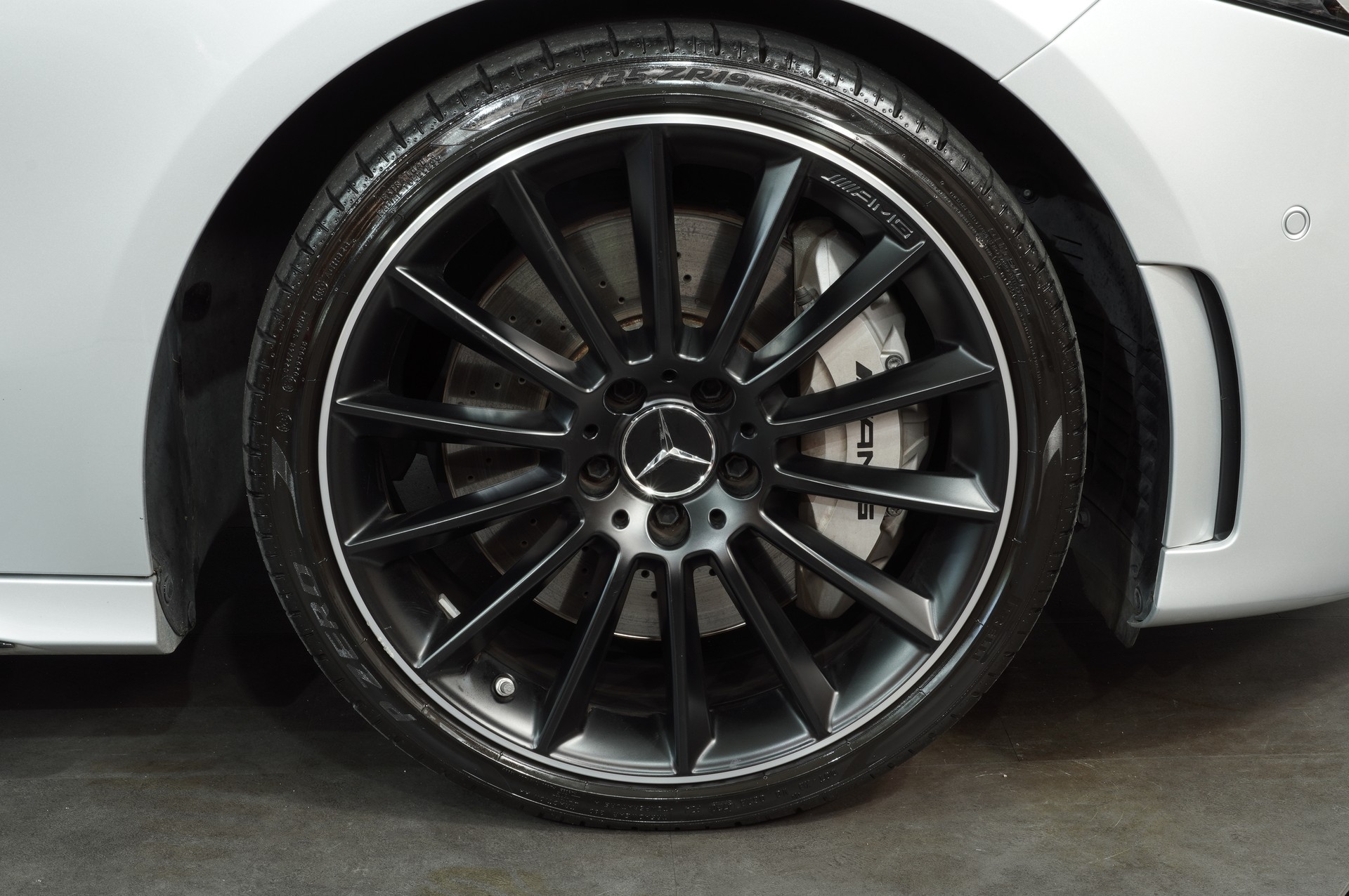 MERCEDES-BENZ A 35 AMG 4Matic Speedshift-image-14