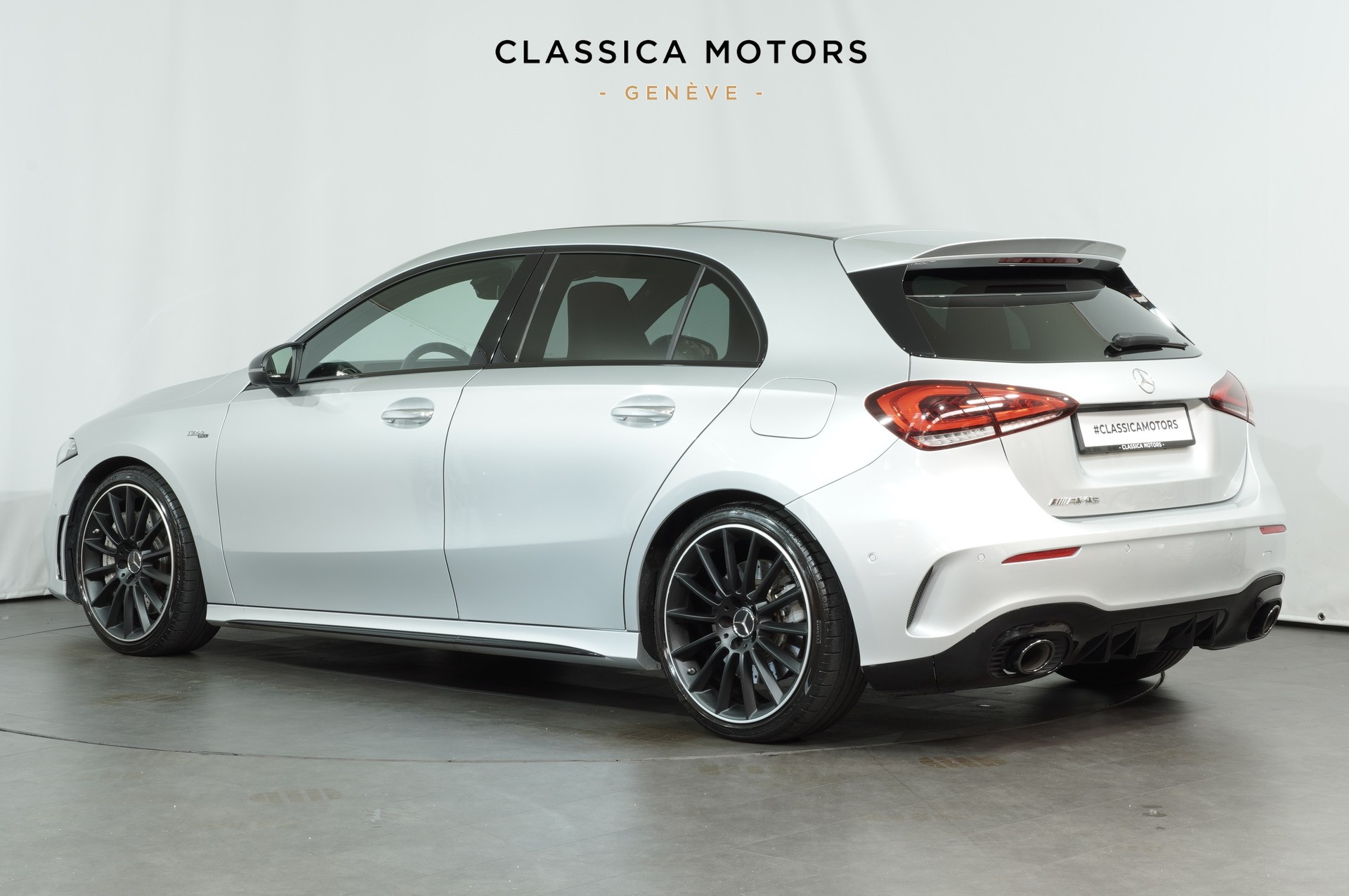 MERCEDES-BENZ A 35 AMG 4Matic Speedshift-image-5