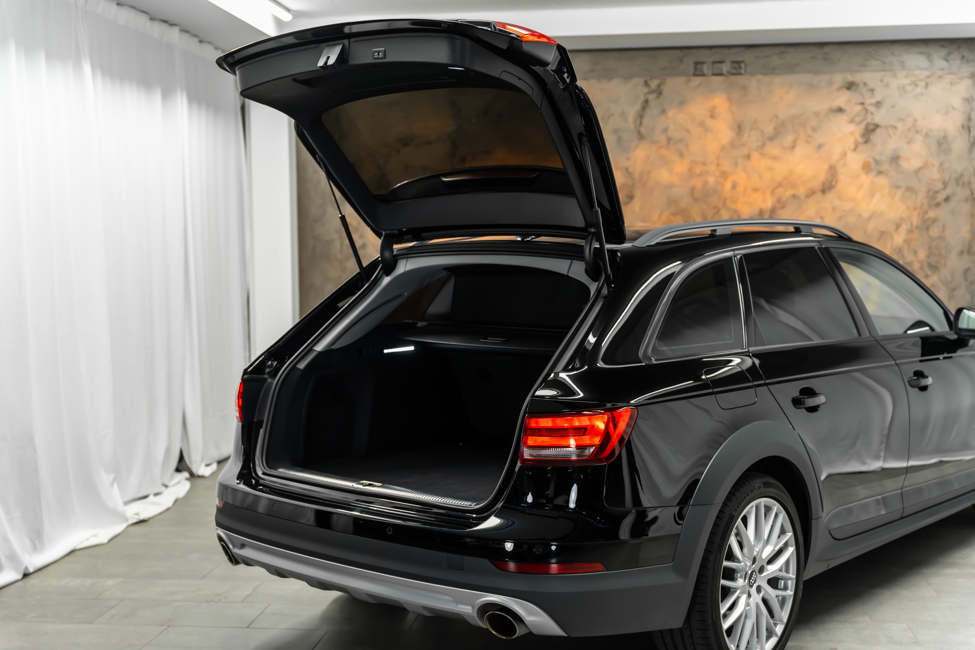 AUDI A4 allroad 45 TFSI quattro S-tronic *Tempomat*Fahrassist*Carplay*-image-9