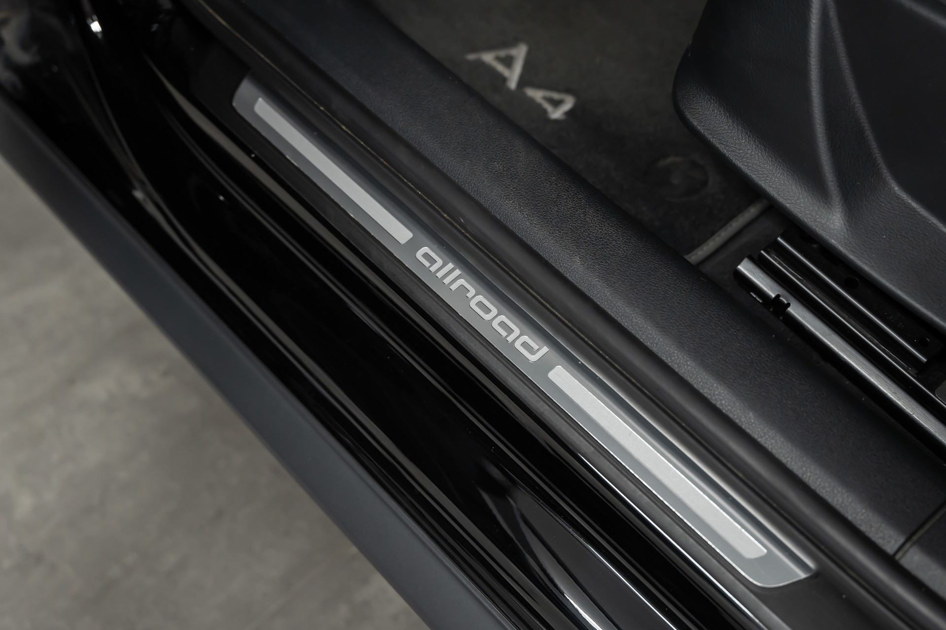 AUDI A4 allroad 45 TFSI quattro S-tronic *Tempomat*Fahrassist*Carplay*-image-19