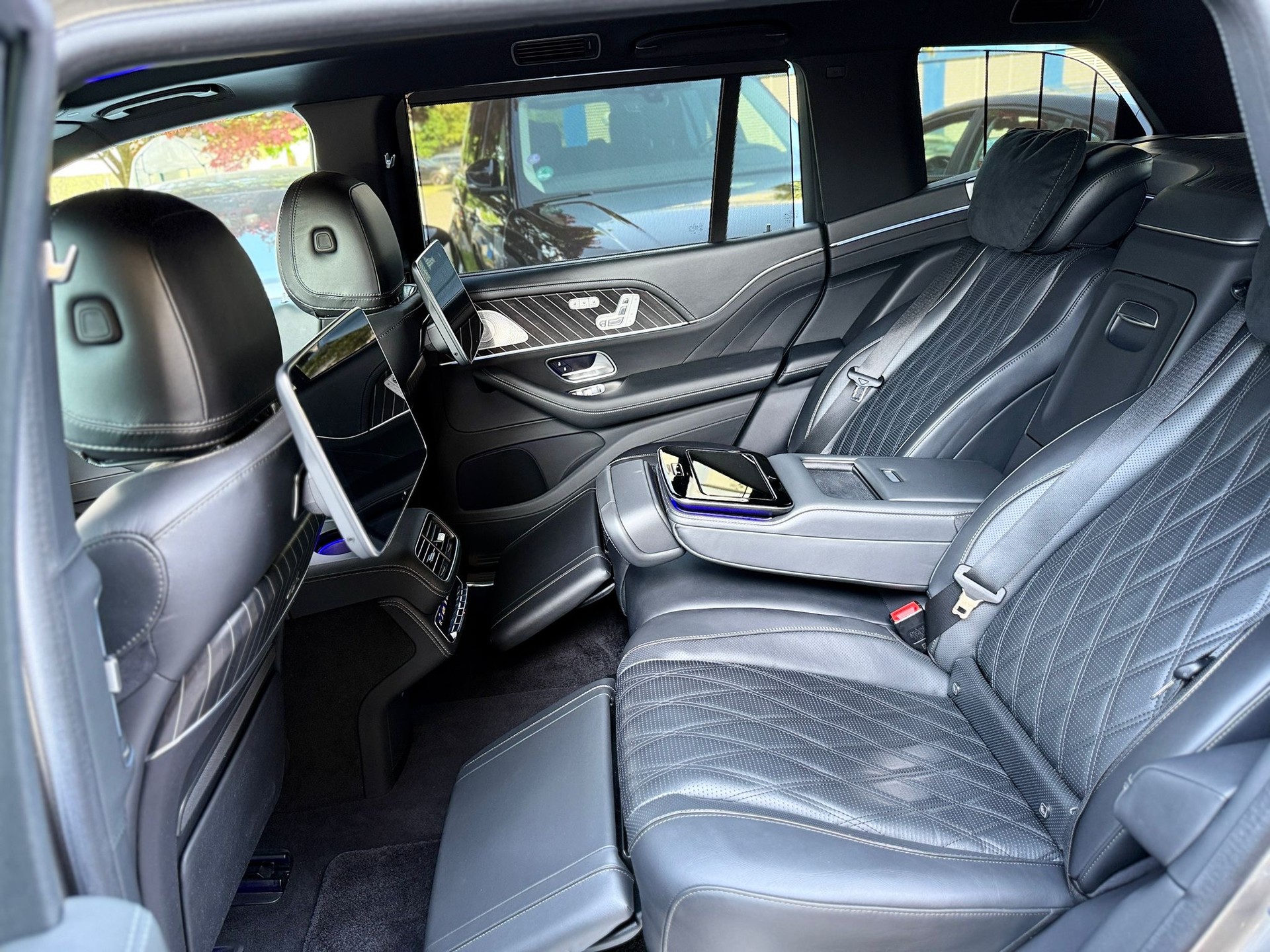 MERCEDES-BENZ GLS 600 4matic+ Maybach Night Star Facelift-image-24
