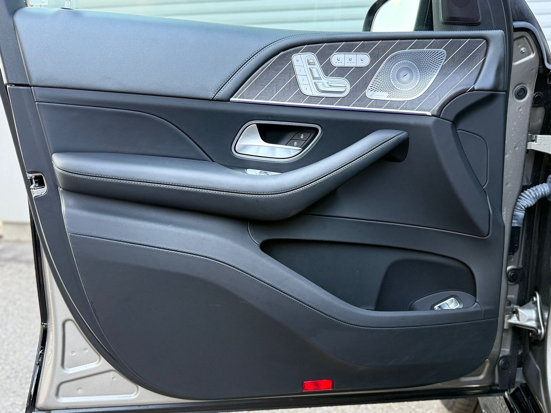 MERCEDES-BENZ GLS 600 4matic+ Maybach Night Star Facelift-image-11