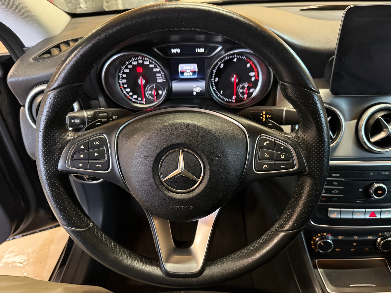 MERCEDES-BENZ CLA Shooting Br. 200 d Swiss Star Urban 4M 7G-DCT-image-10