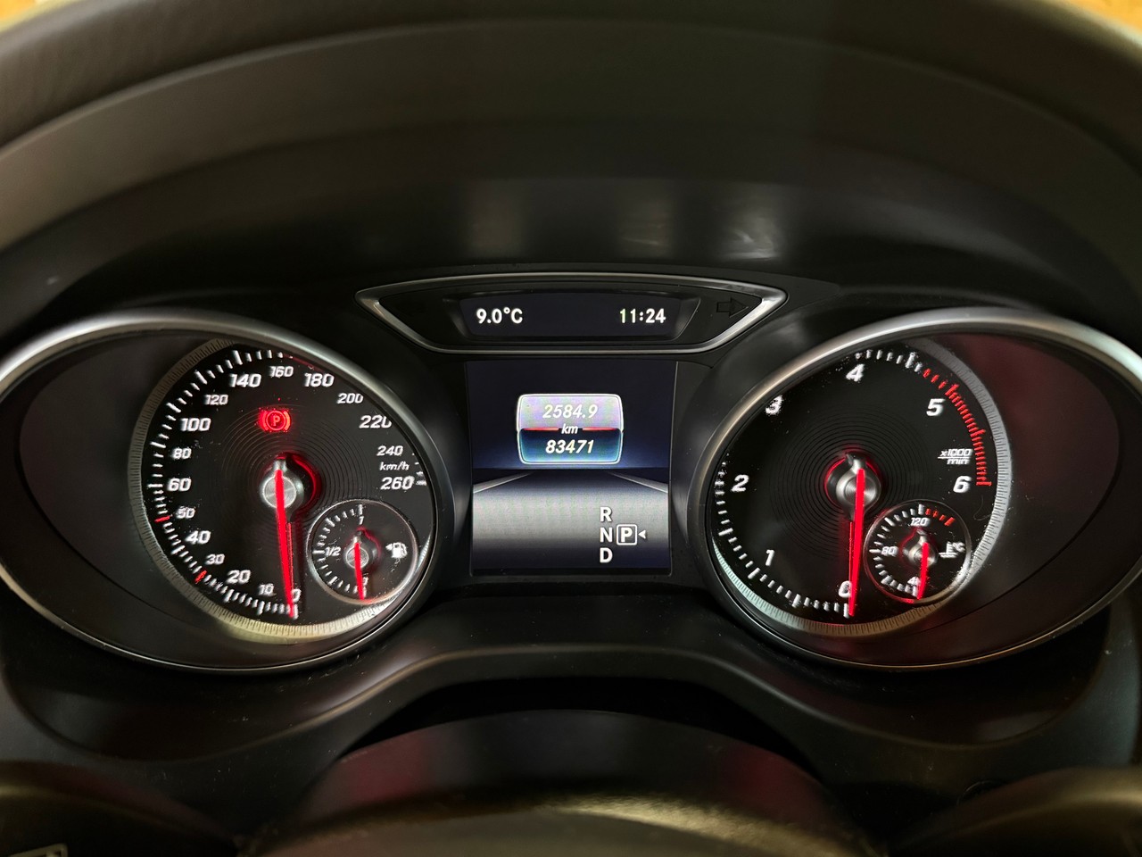 MERCEDES-BENZ CLA Shooting Br. 200 d Swiss Star Urban 4M 7G-DCT-image-9