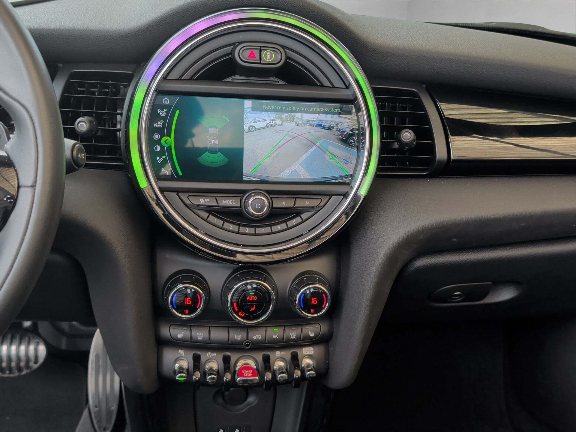 MINI Cooper John Cooper Works Cabriolet Steptronic-image-15