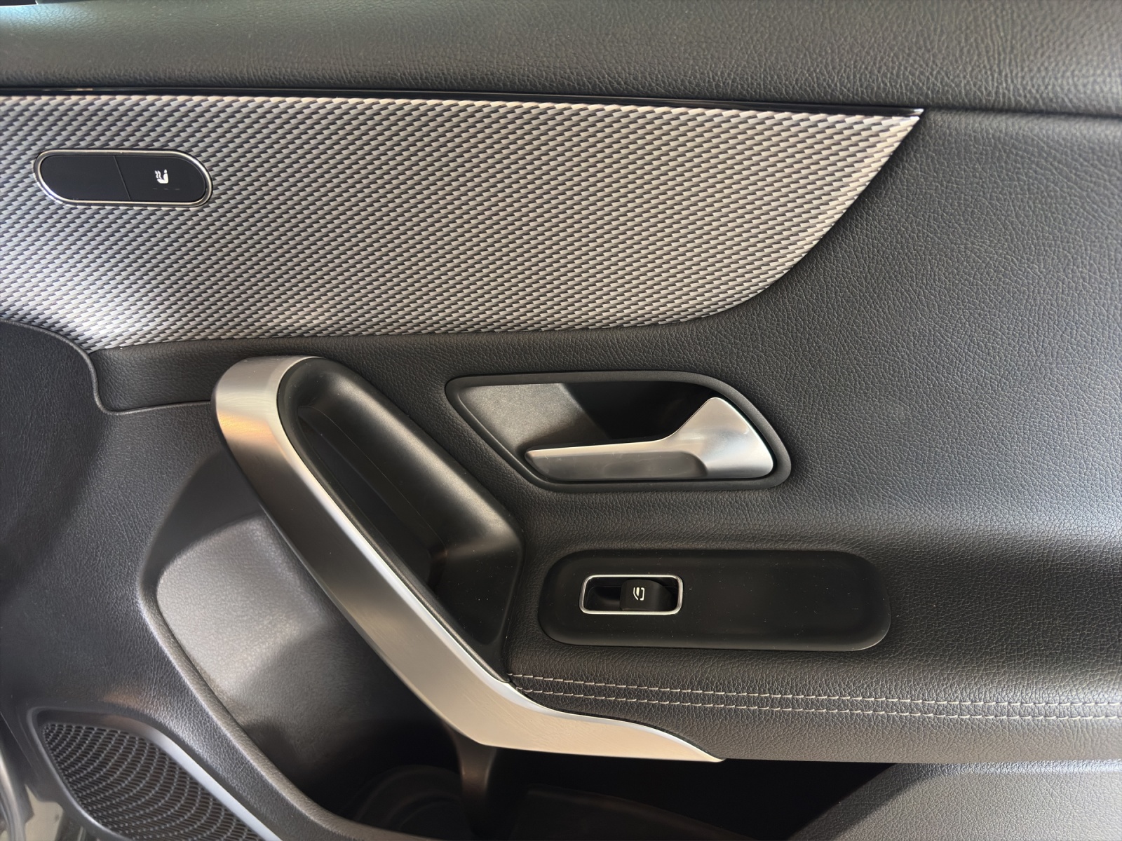 MERCEDES-BENZ A 180 Progressive-image-14