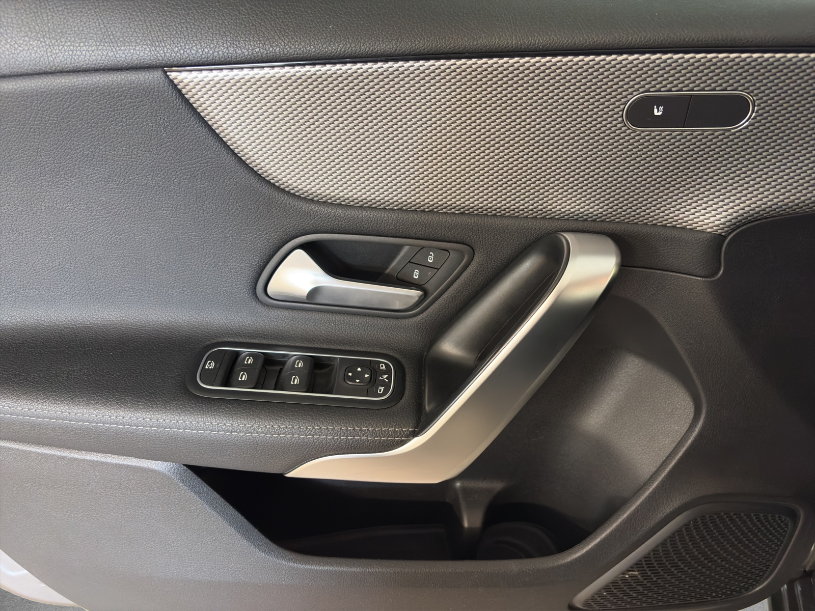 MERCEDES-BENZ A 180 Progressive-image-15