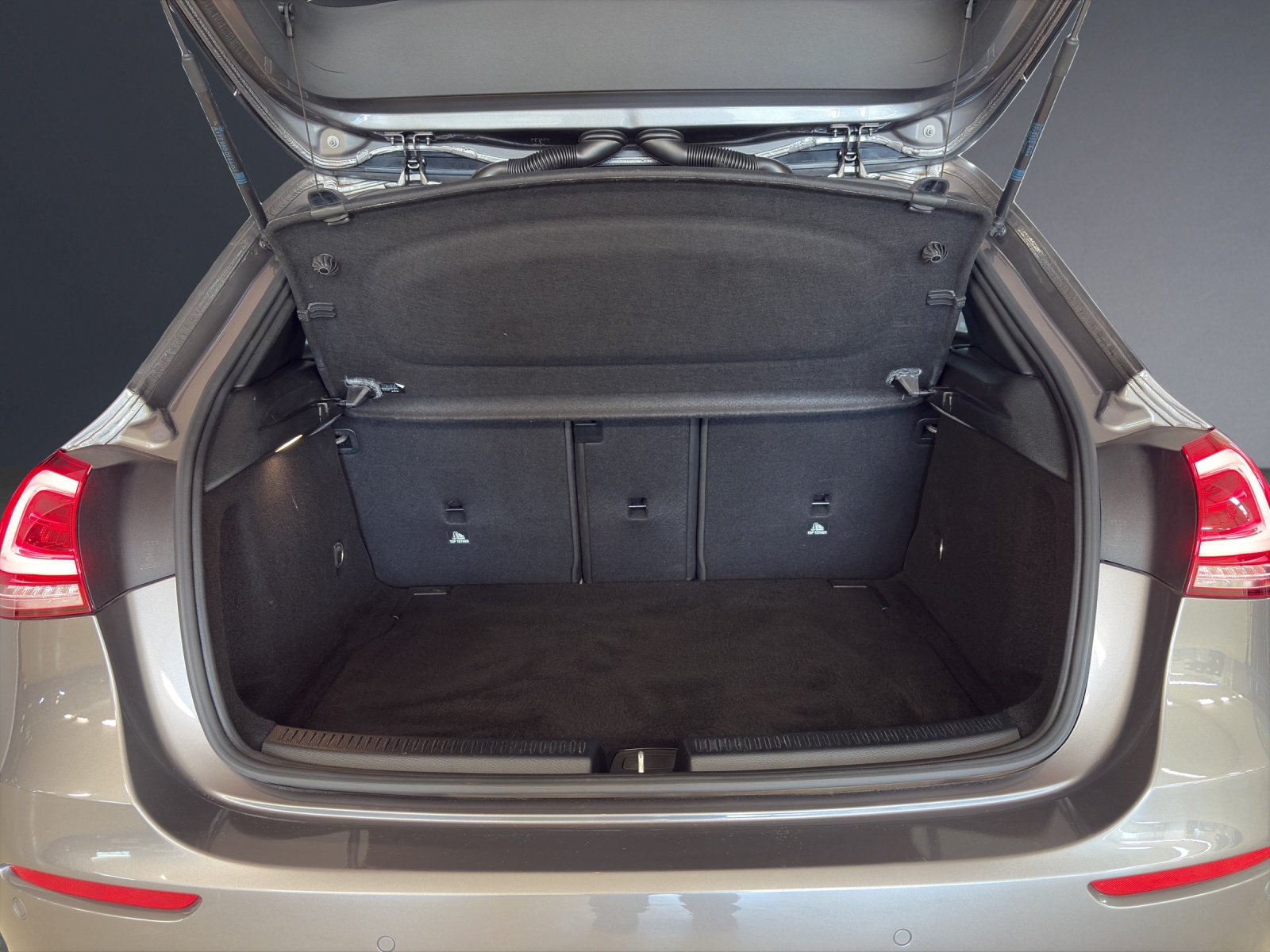 MERCEDES-BENZ A 180 Progressive-image-16