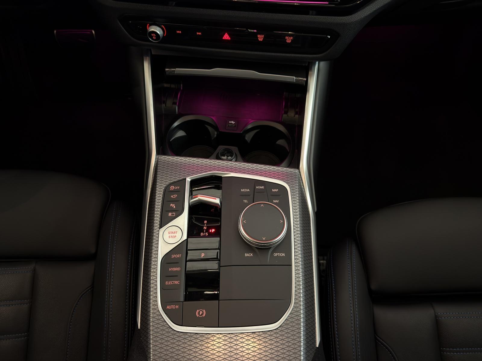 BMW 330e xDrive M-SportPaket-image-16