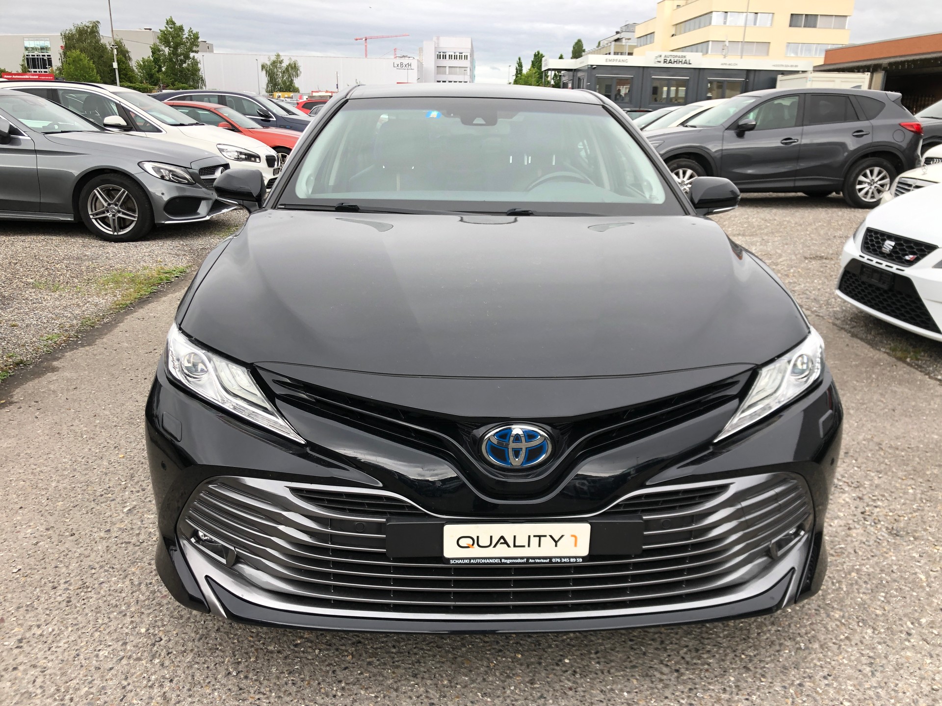 TOYOTA Camry 2.5 HSD e-CVT Premium-showroom-element-1