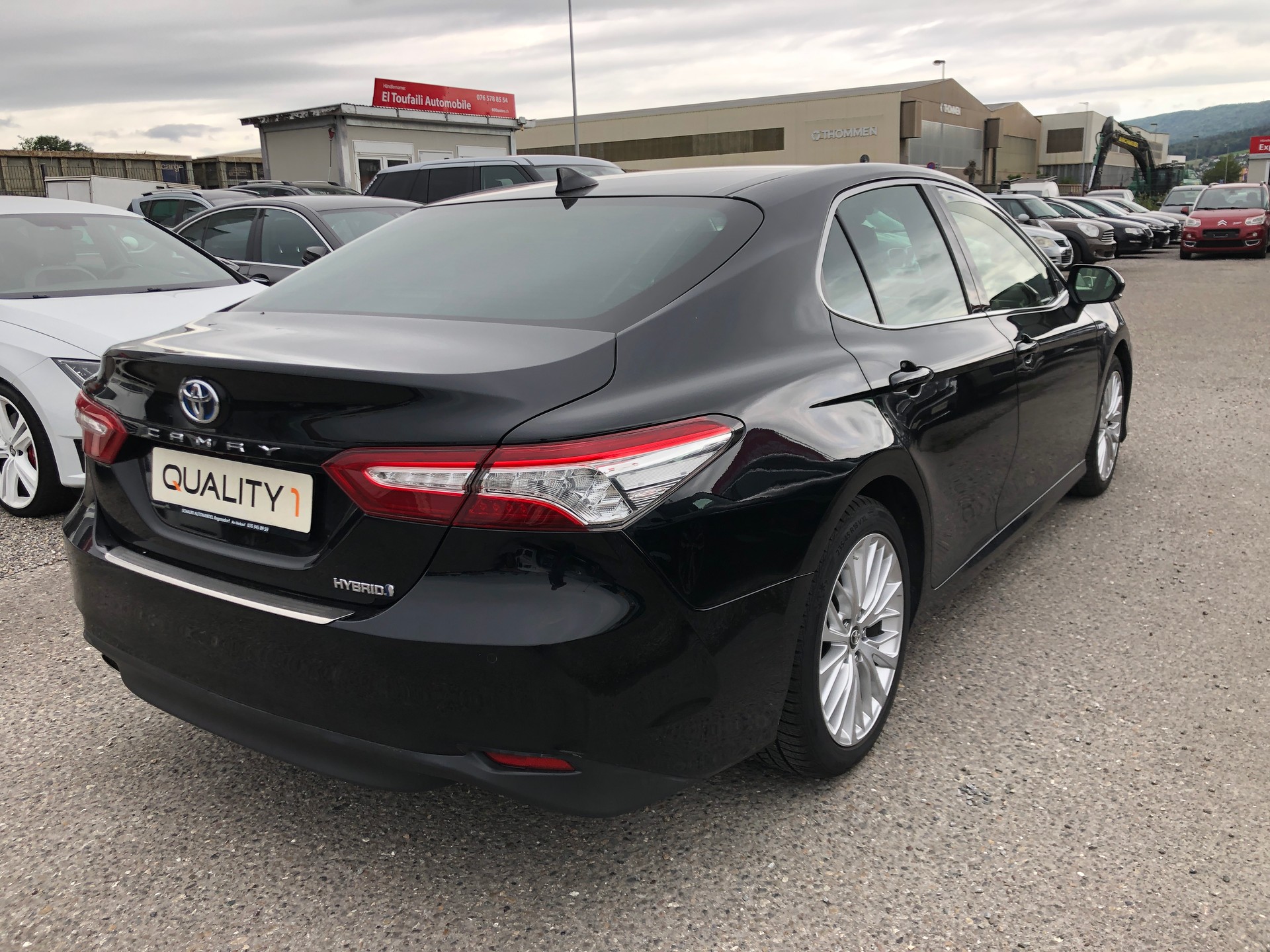 TOYOTA Camry 2.5 HSD e-CVT Premium-showroom-element-3