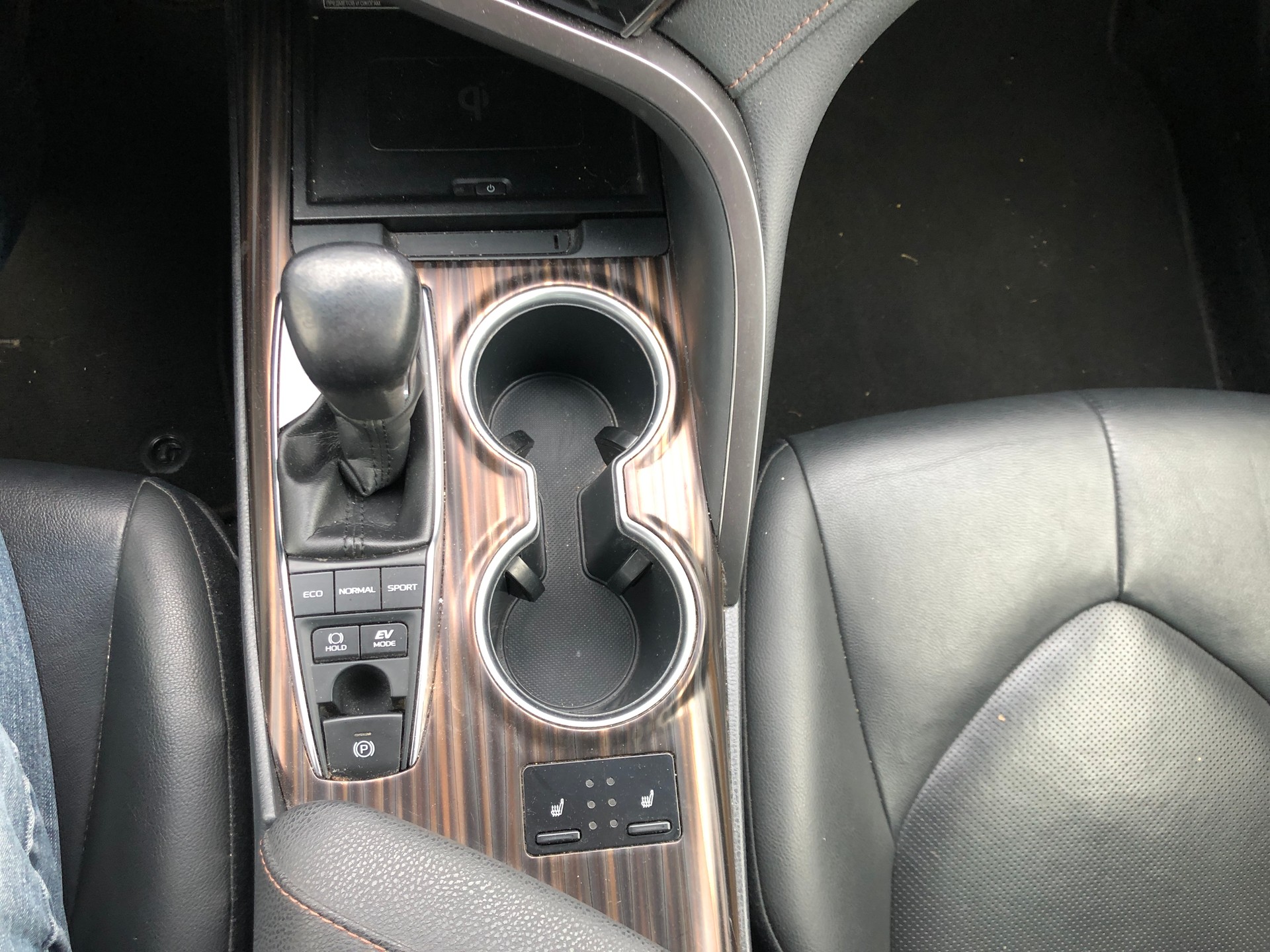 TOYOTA Camry 2.5 HSD e-CVT Premium-image-15