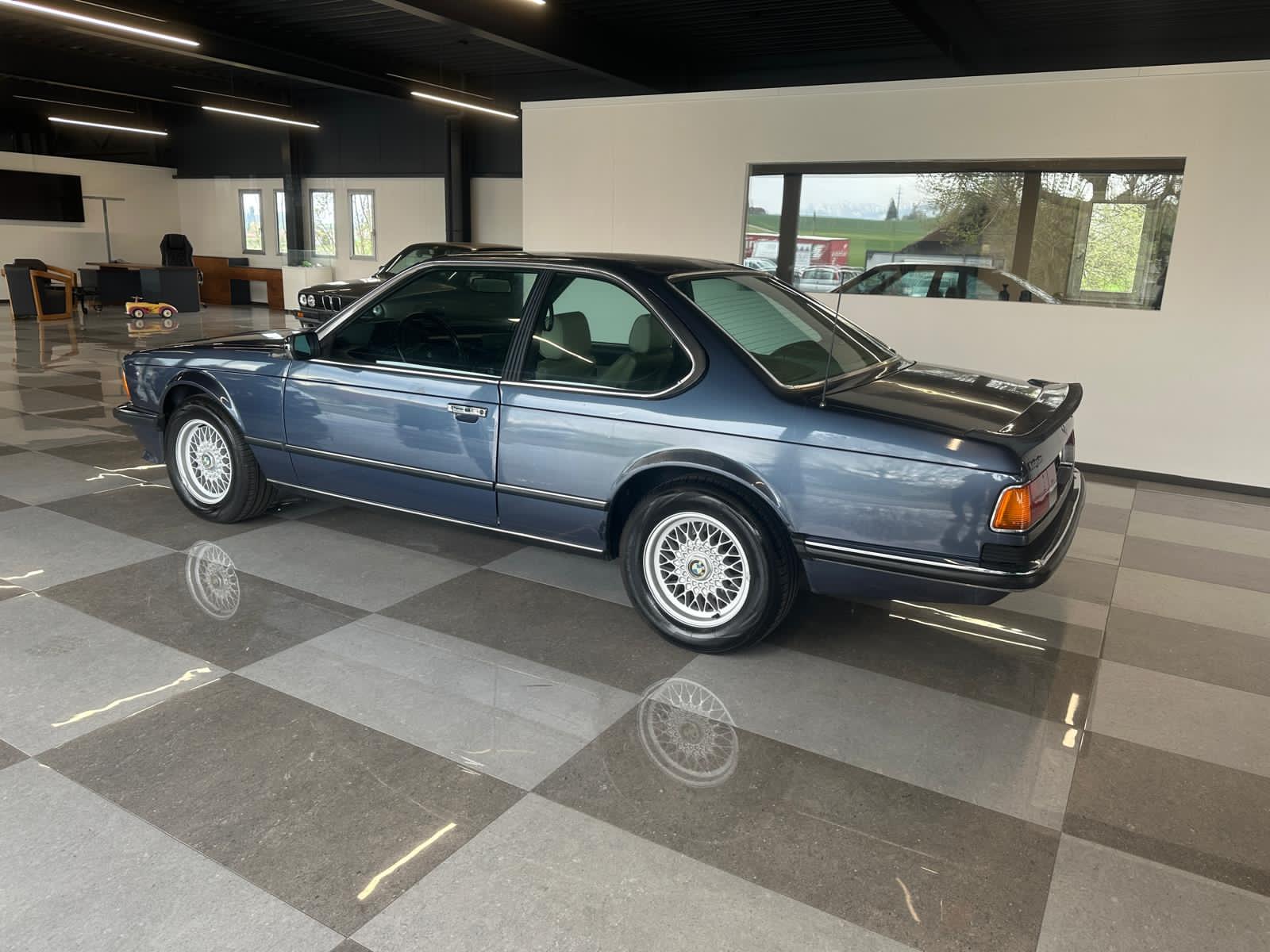 BMW 635CSi A-image-7