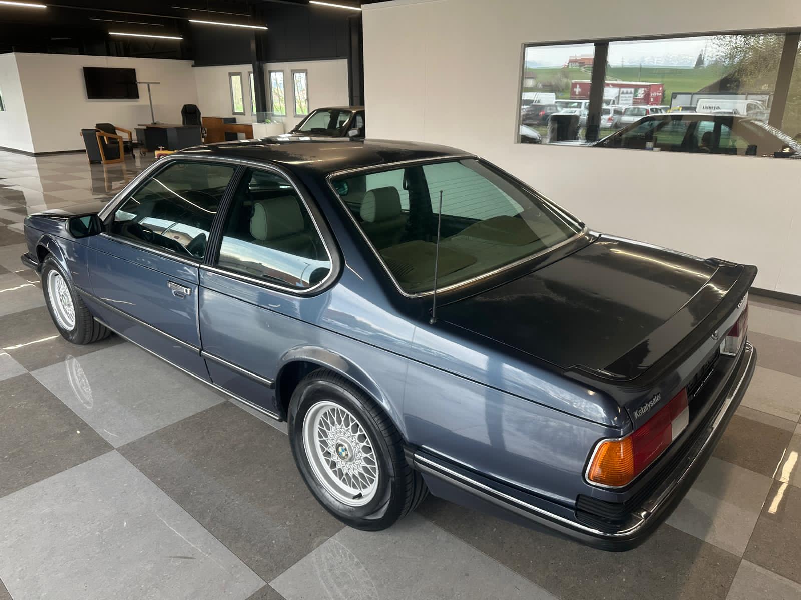 BMW 635CSi A-image-6